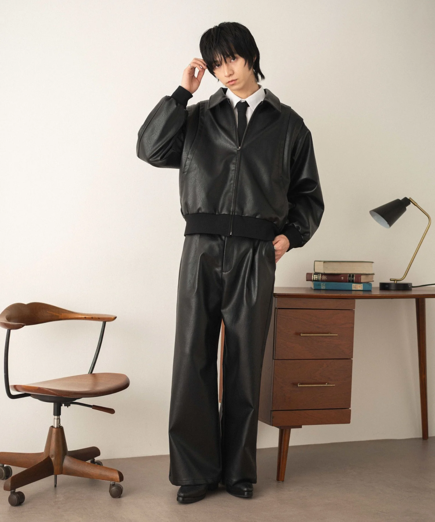PUタックボンバージャケット - Image 13