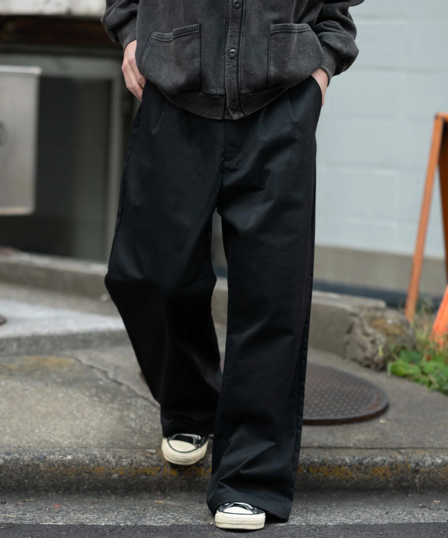 別注RED　KAPタックワイドチノパンツ - Image 2