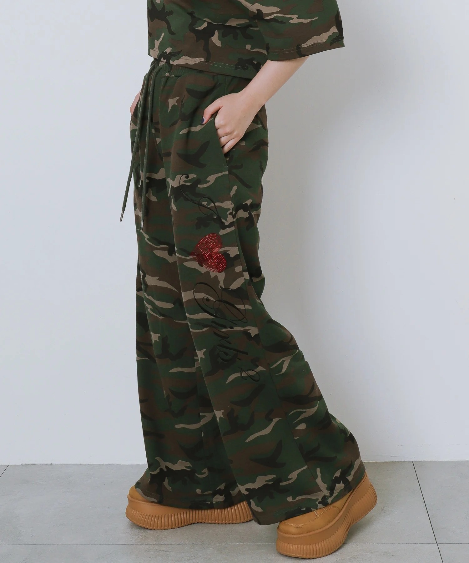 Girls²コラボパンツ - Image 15