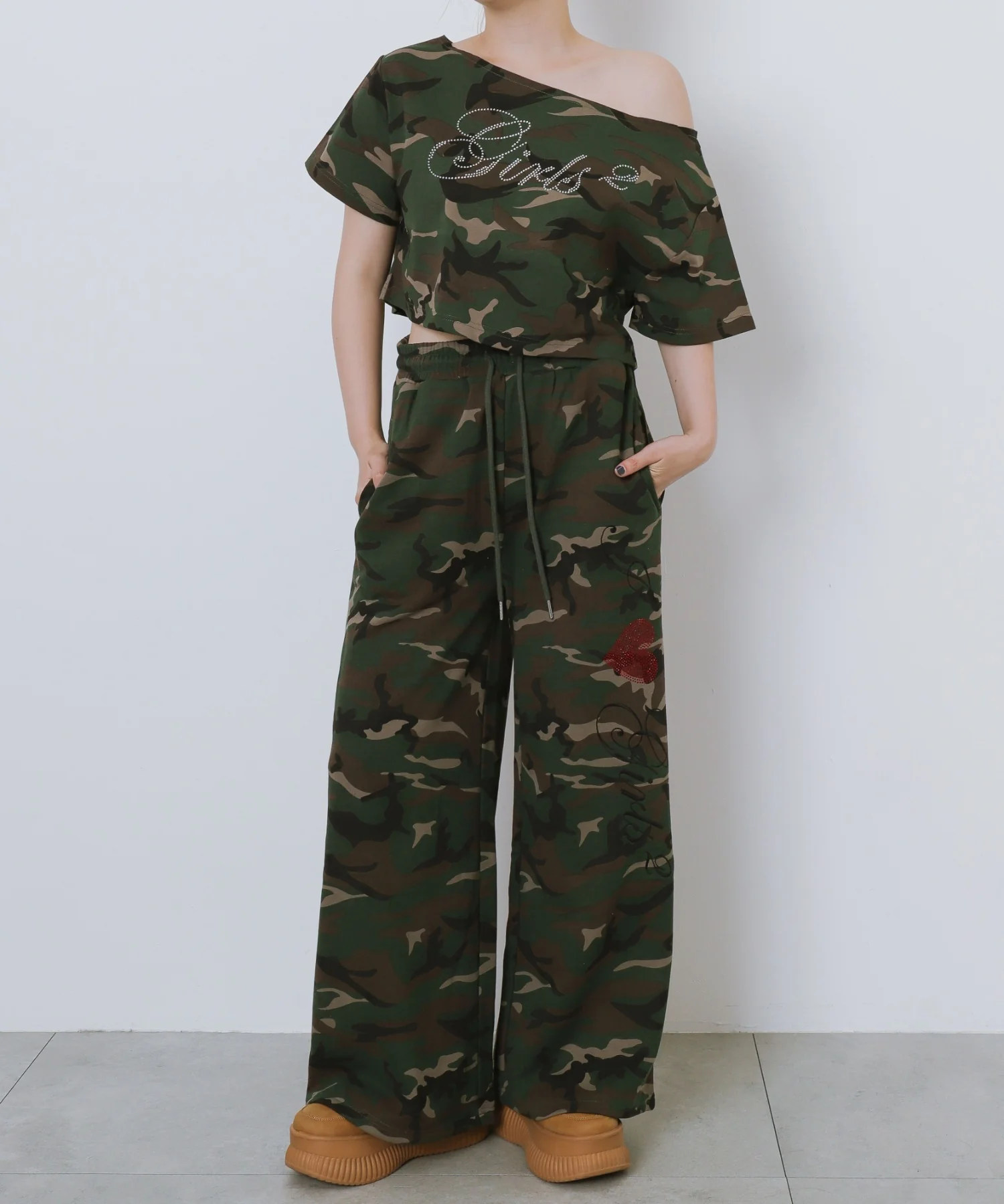 Girls²コラボパンツ - Image 16