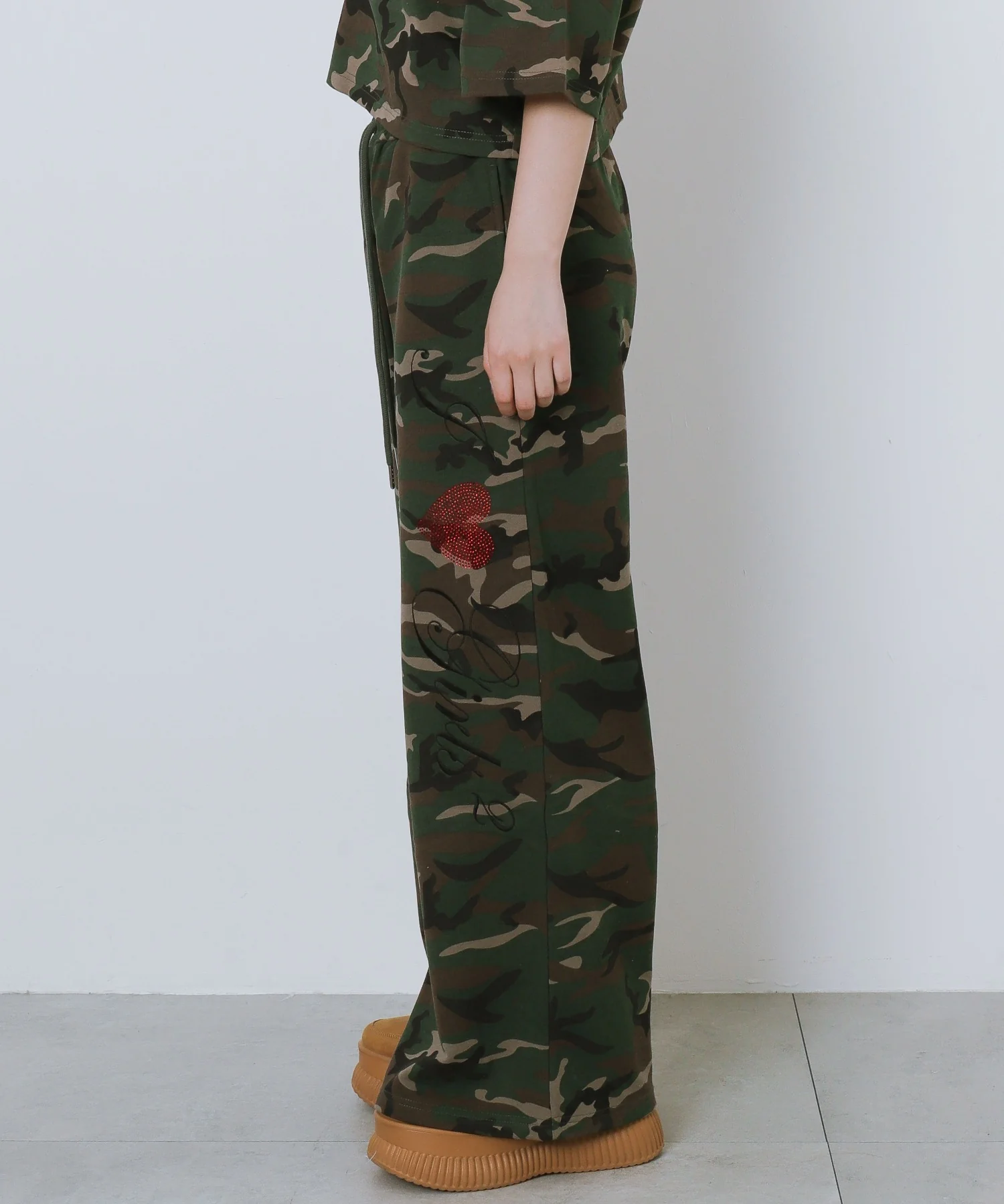 Girls²コラボパンツ - Image 20