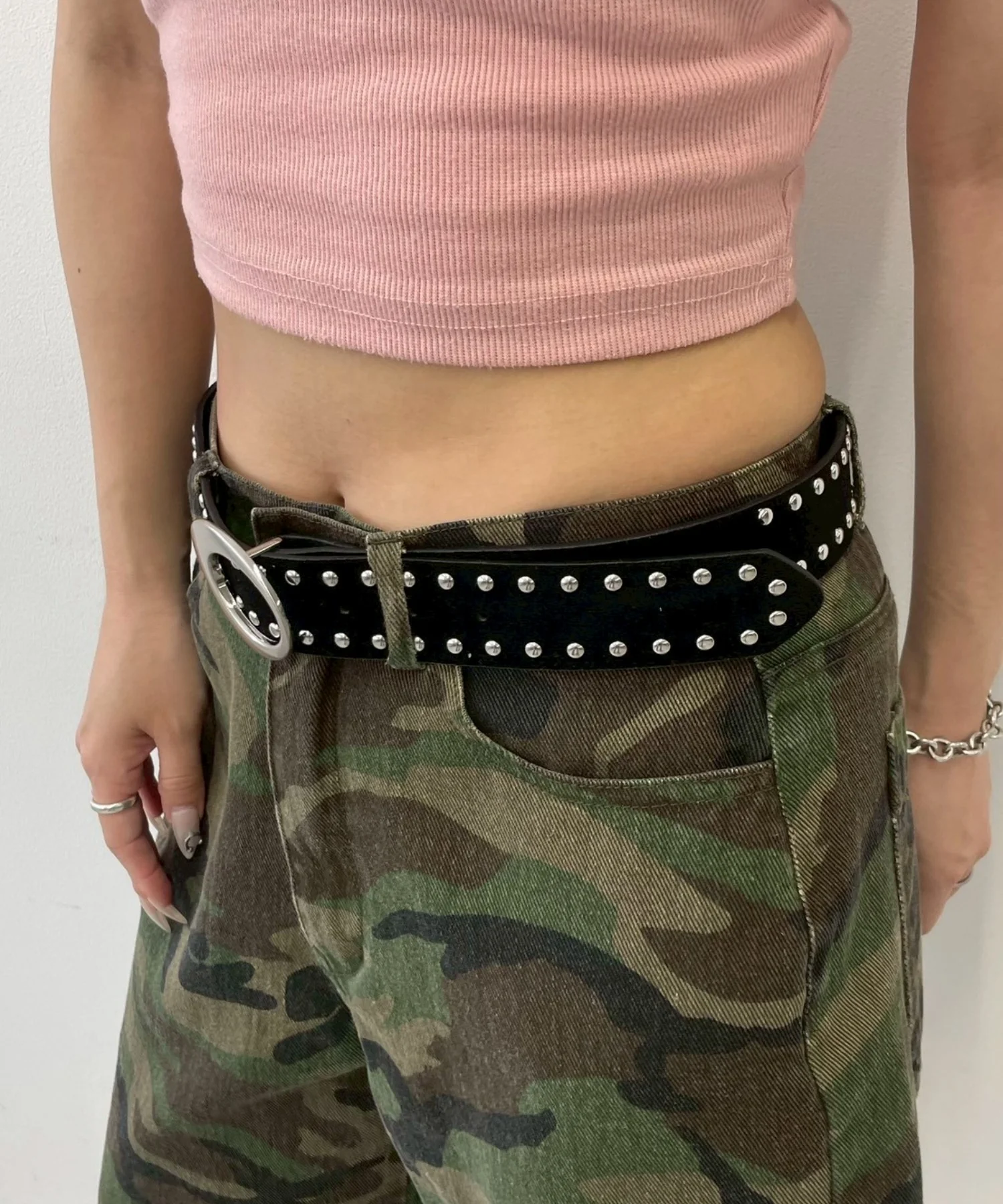 Lオーバルバックルスタッズベルト - Image 4