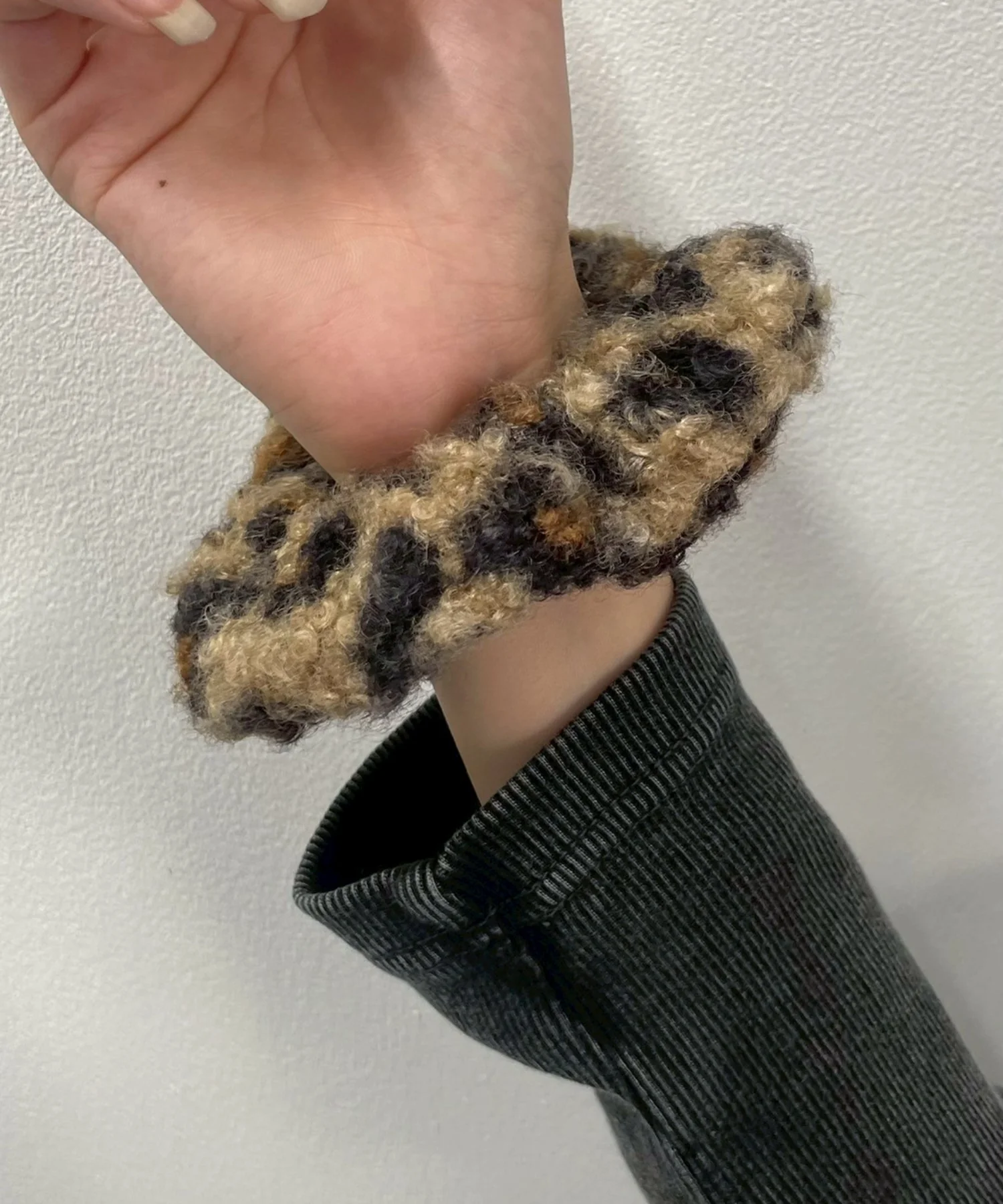 Lボアレオパードシュシュ - Image 3