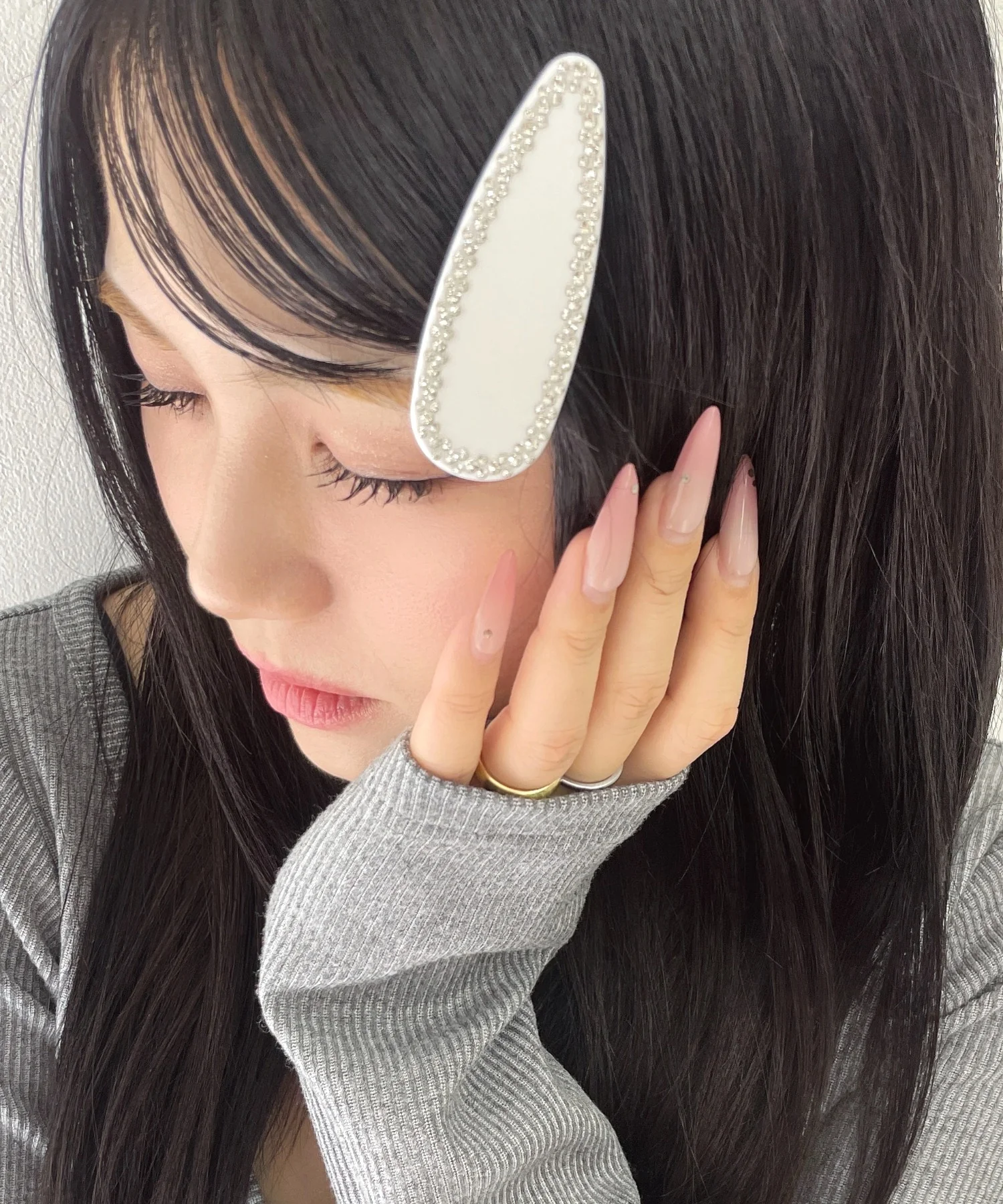 Lビジューアクリルクリップ - Image 3