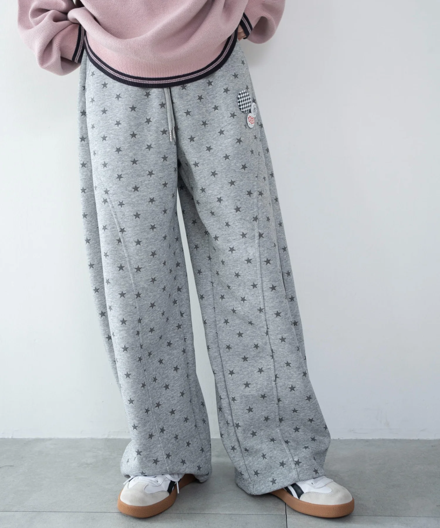 バッチ付きスタースウェットパンツ - Image 3