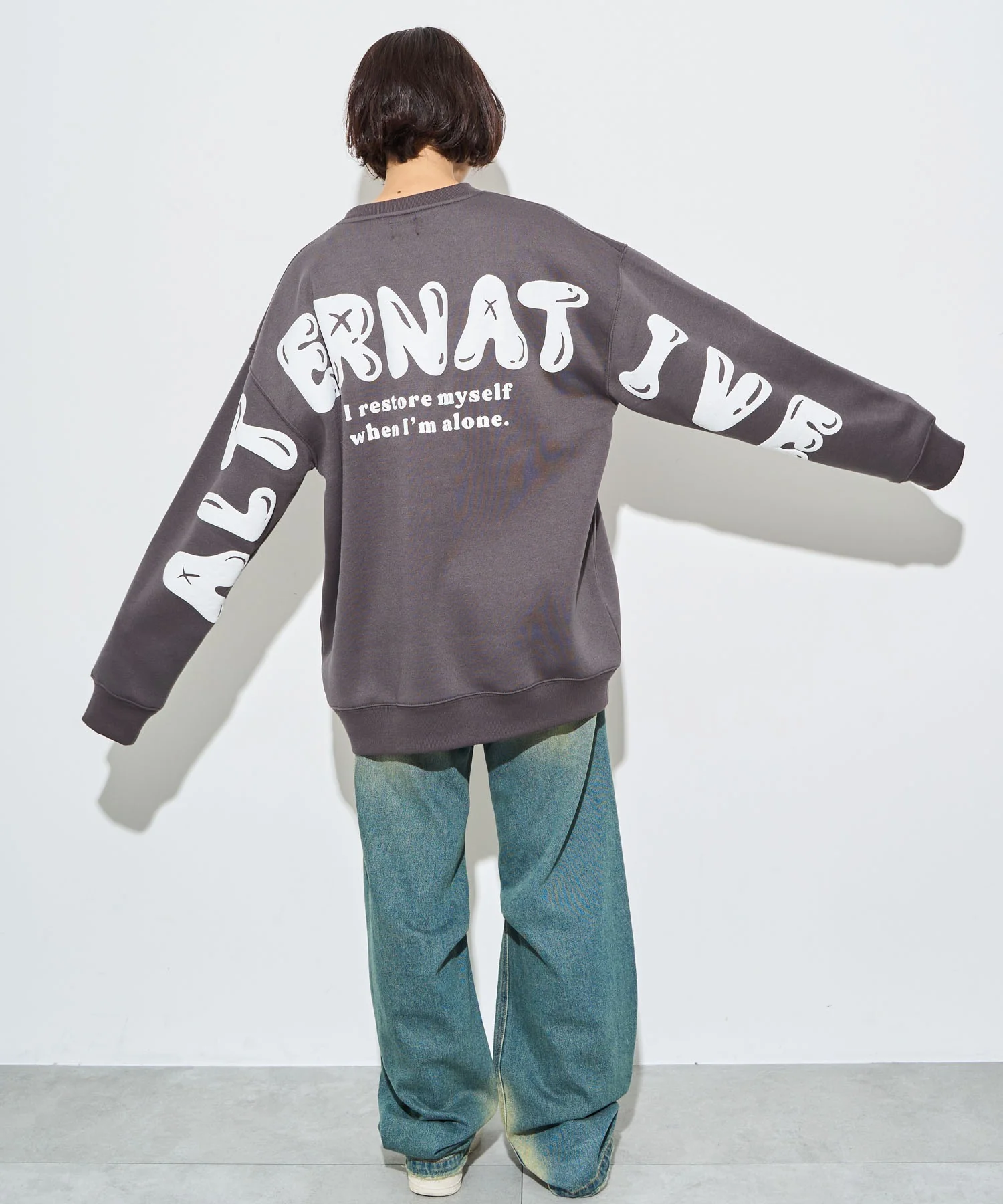 ストレートラインロゴグラフィックプルオーバー - Image 10