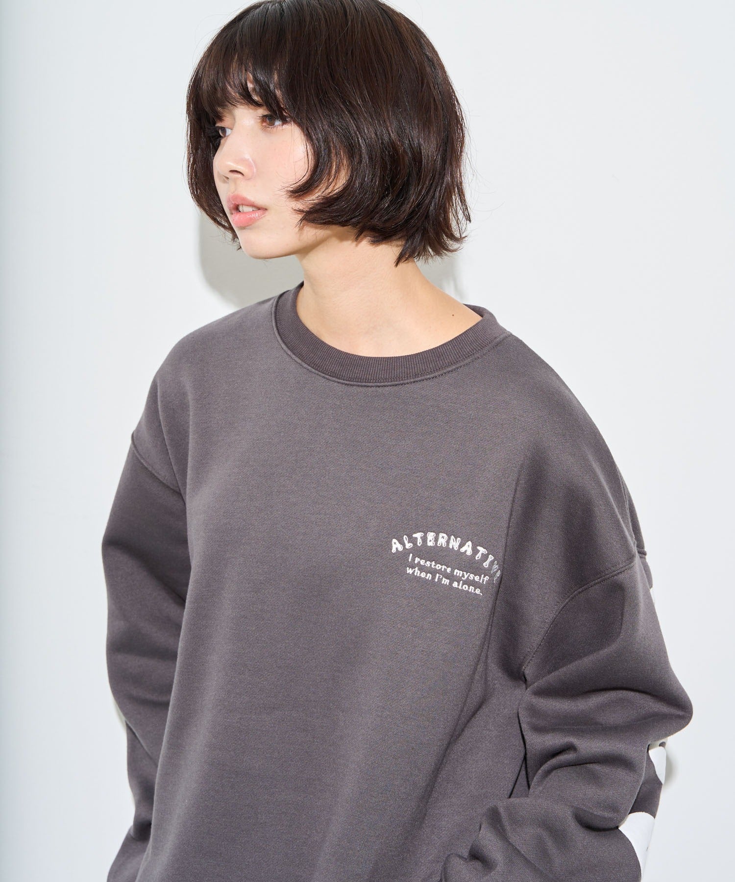 ストレートラインロゴグラフィックプルオーバー - Image 11