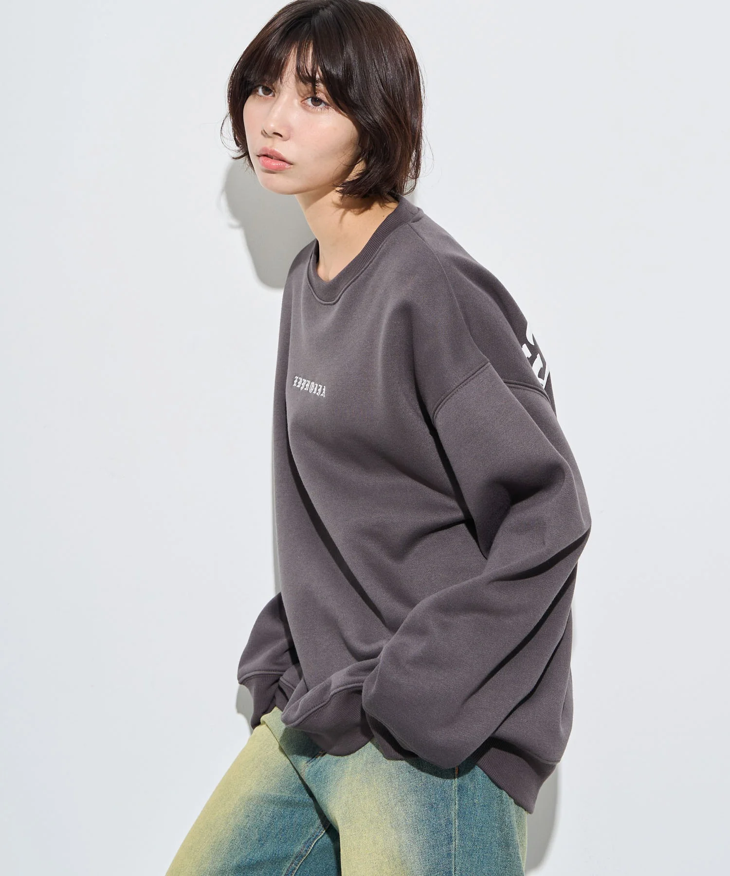 アーチバックロゴグラフィックプルオーバー - Image 12