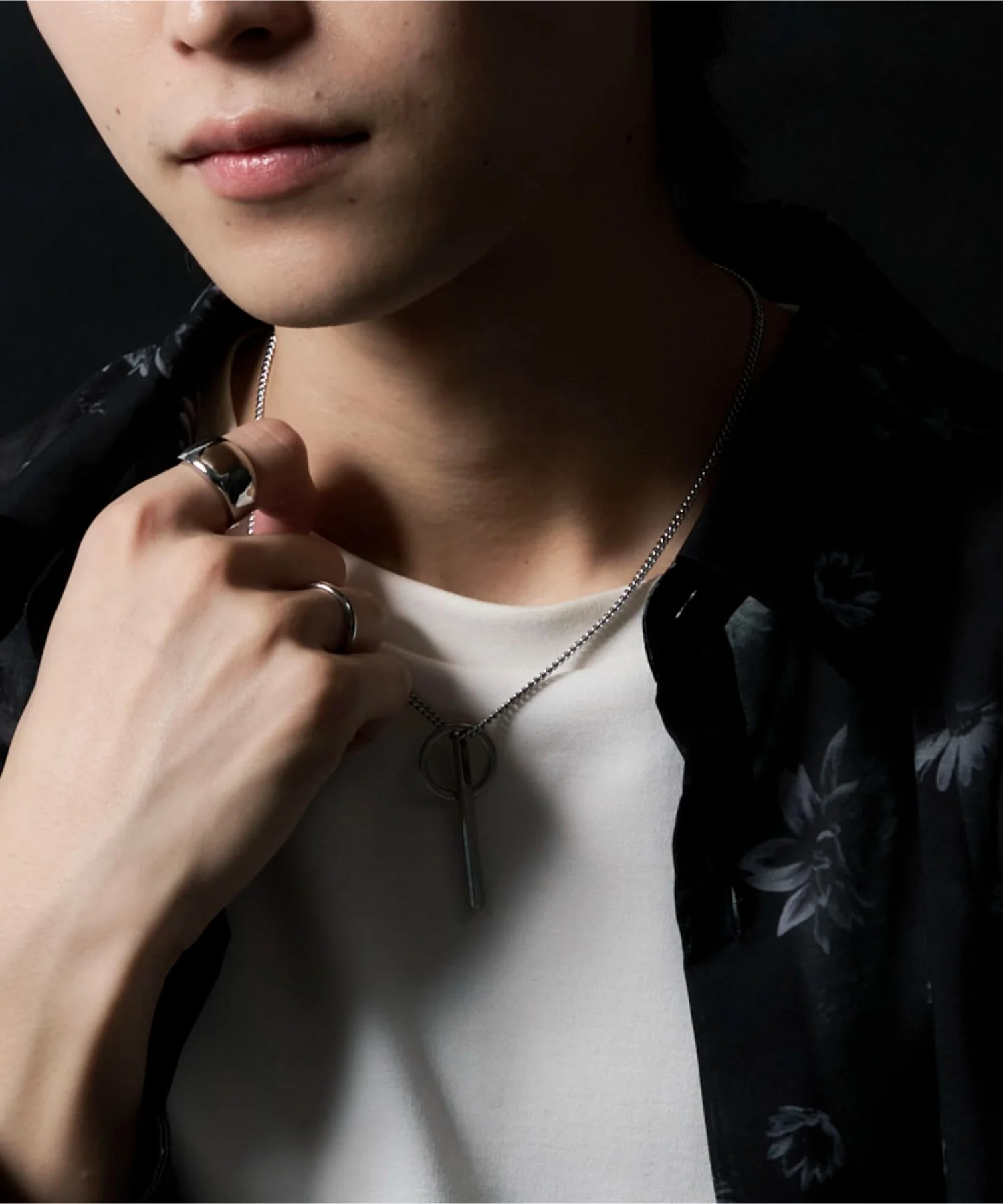 Mモチーフネックレス - Image 11