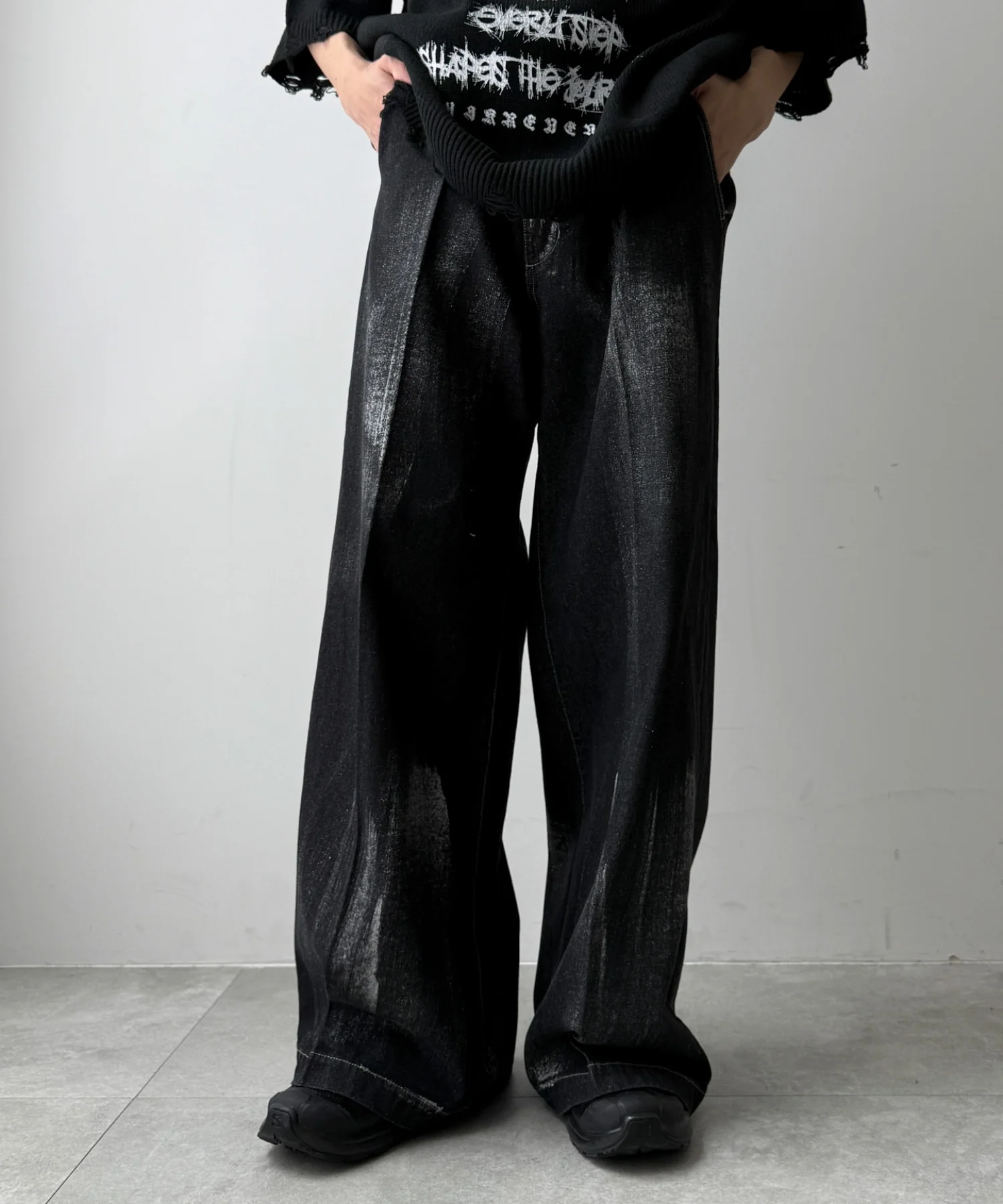 メタリックプリントデニムパンツ - Image 12