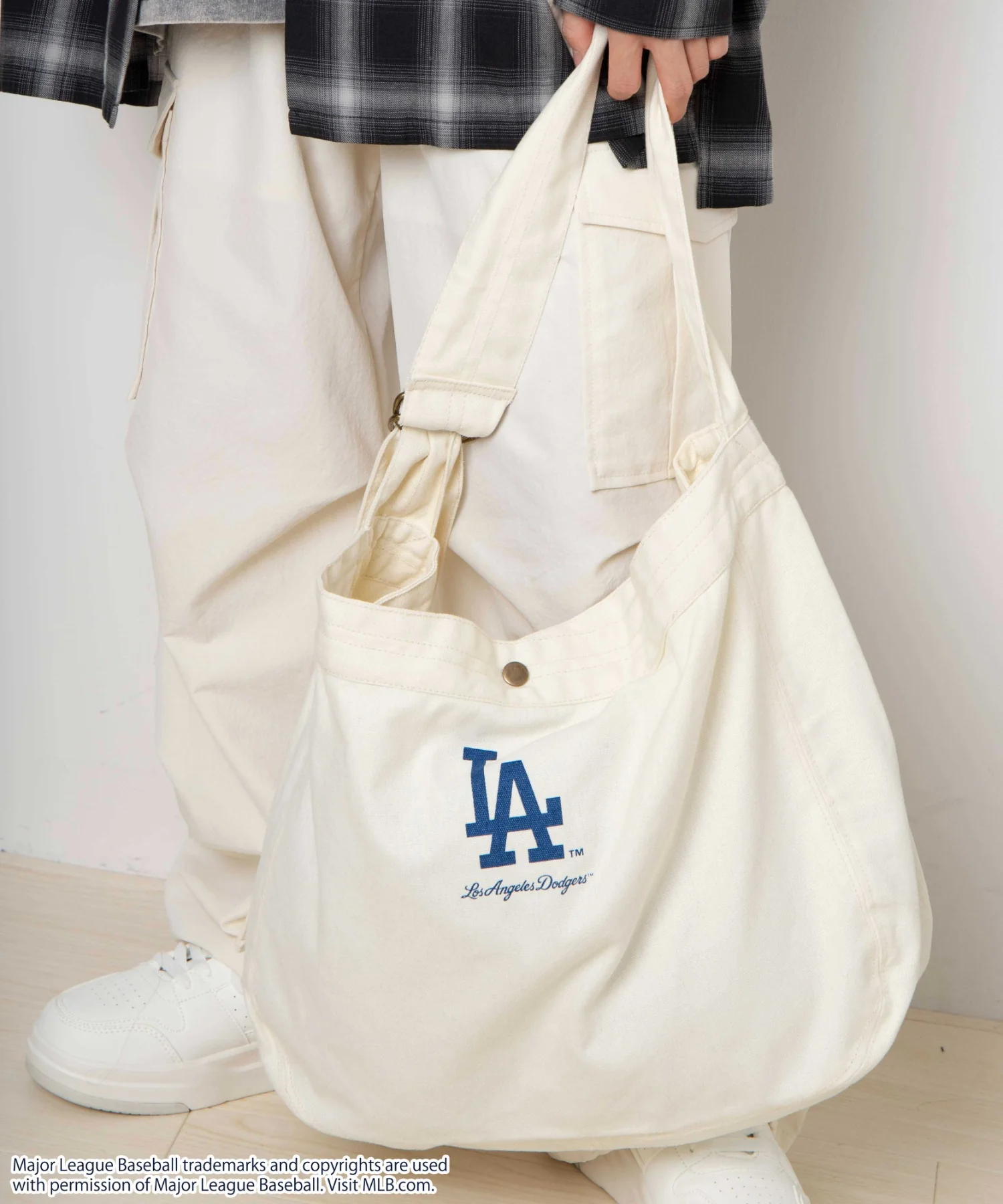 MLBキャンバスショルダーバッグ - Image 4