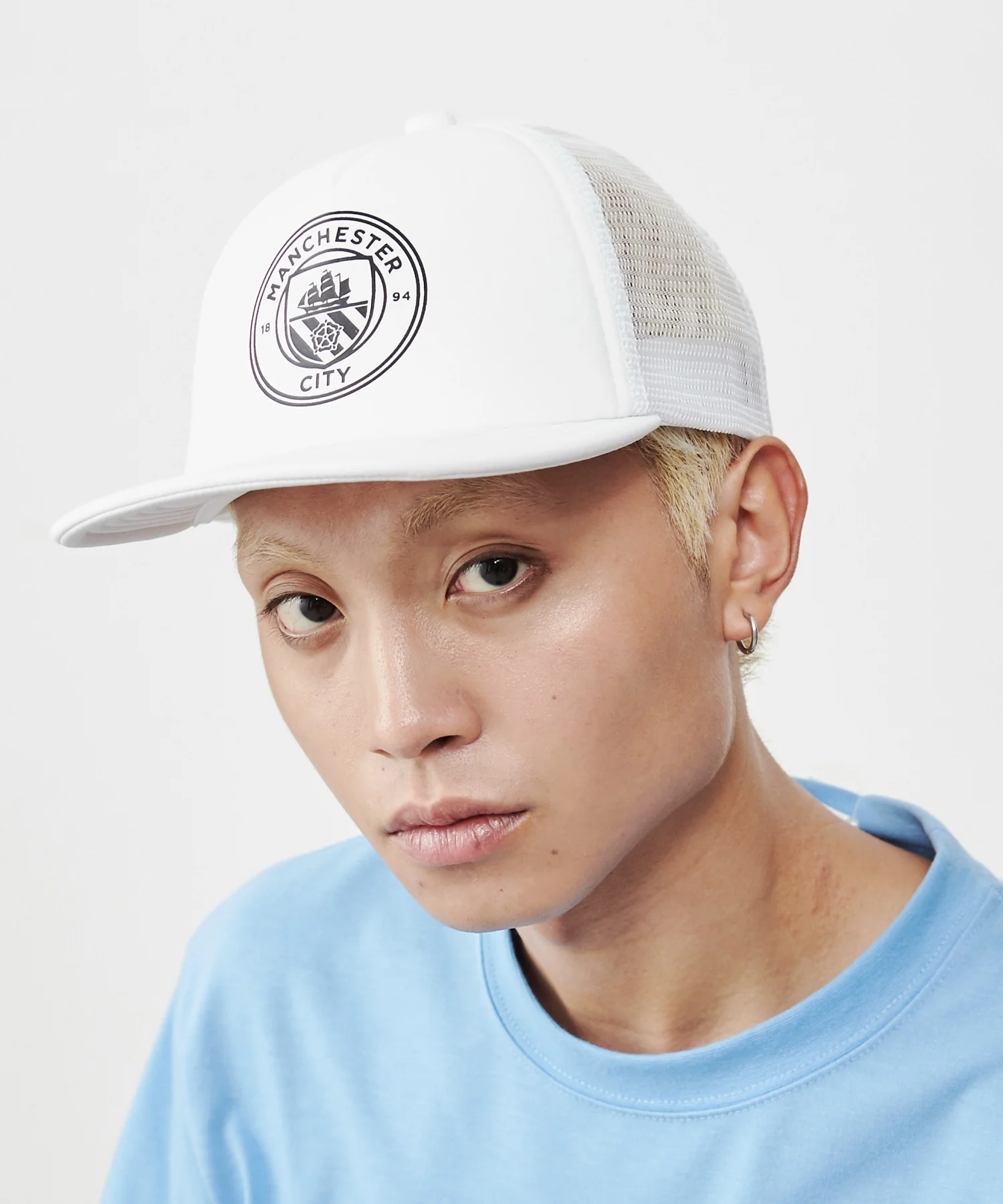 マンチェスターシティエンブレムメッシュキャップ - Image 4