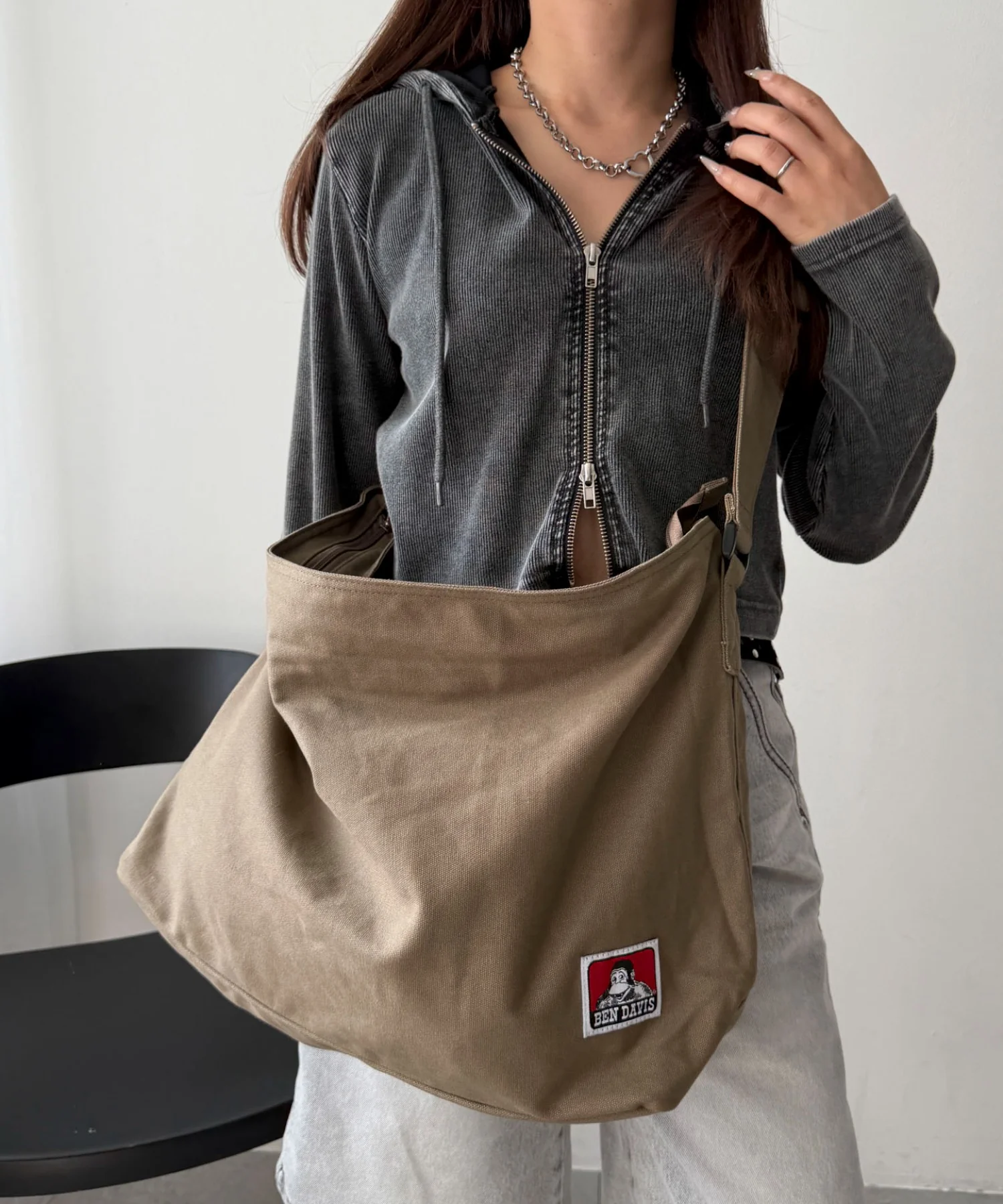 BENDAVIS BIGCANVASSHOULDER - Image 4