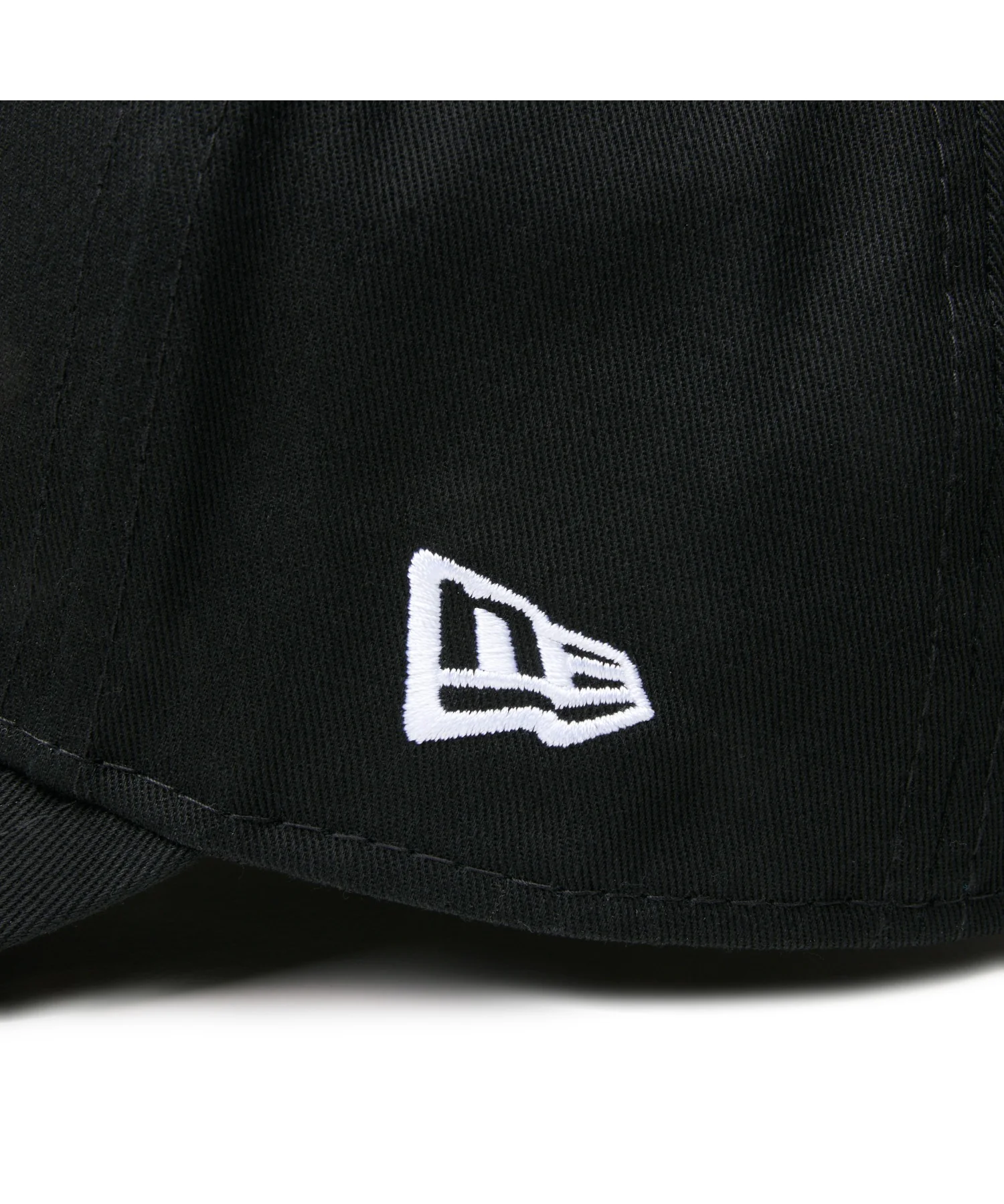 NEWERA 940AF MLBCO BLACK & WHITE - Image 11