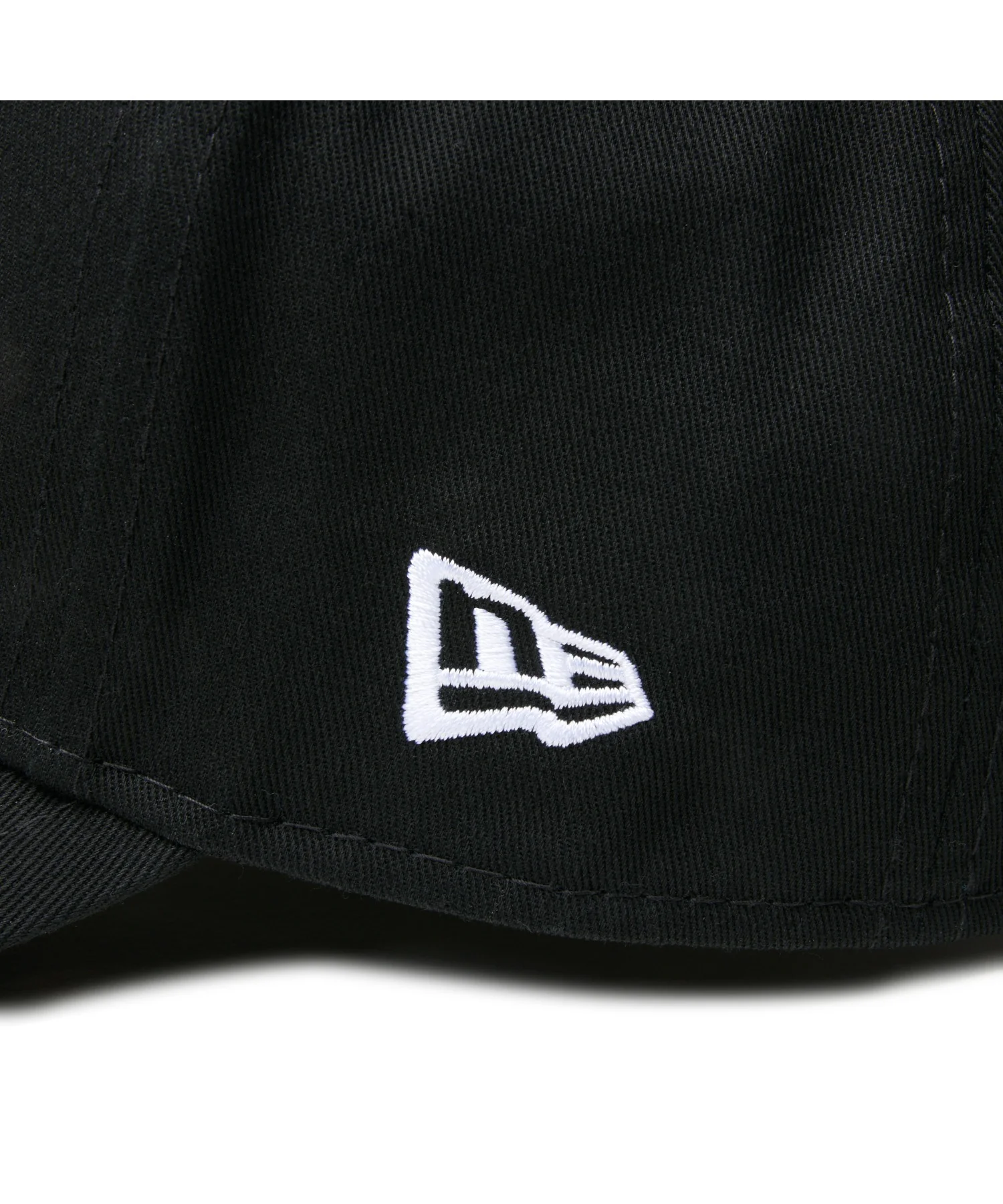 NEWERA 940AF MLBCO BLACK & WHITE - Image 35