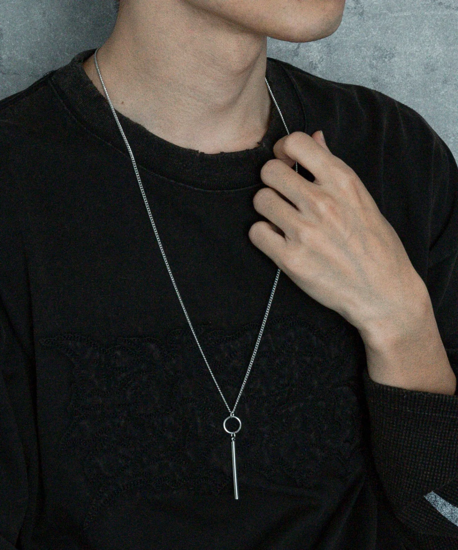 Mモチーフロングチェーンネックレス - Image 10