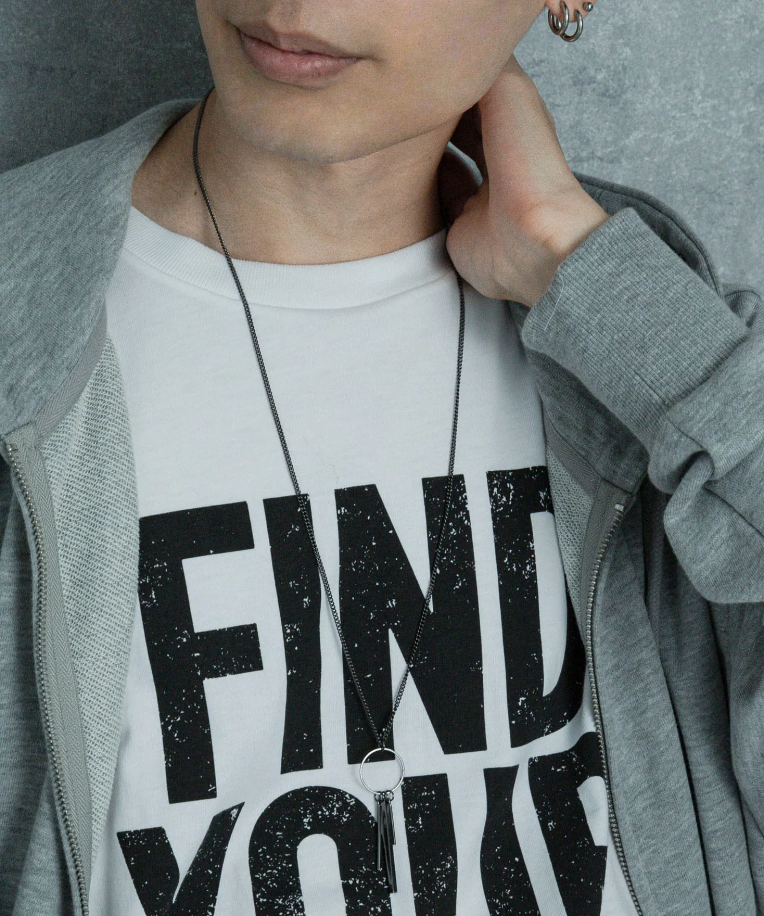 Mモチーフロングチェーンネックレス - Image 13