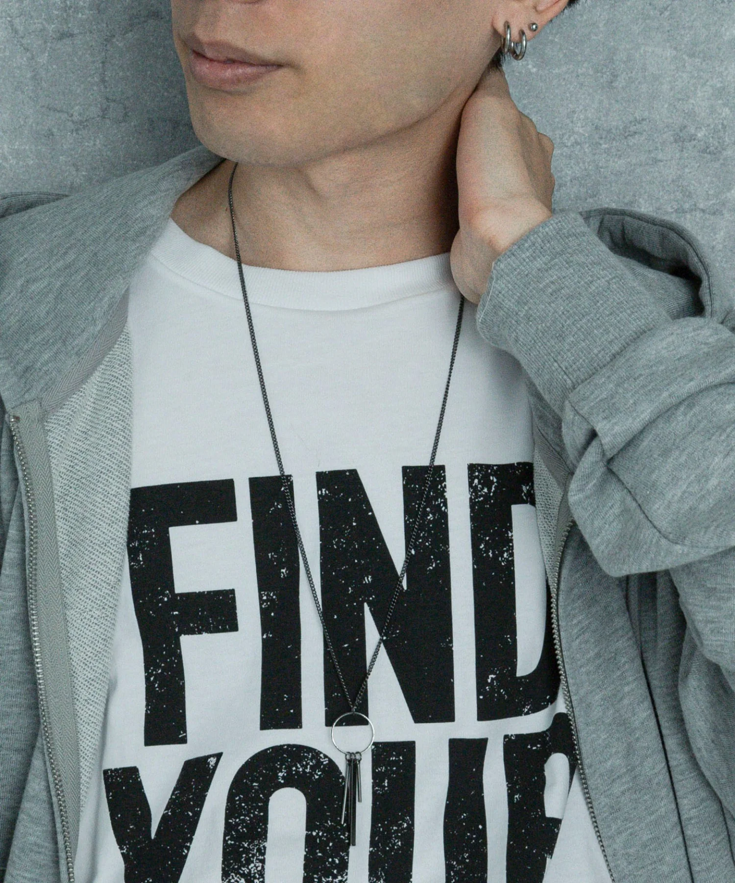 Mモチーフロングチェーンネックレス - Image 3