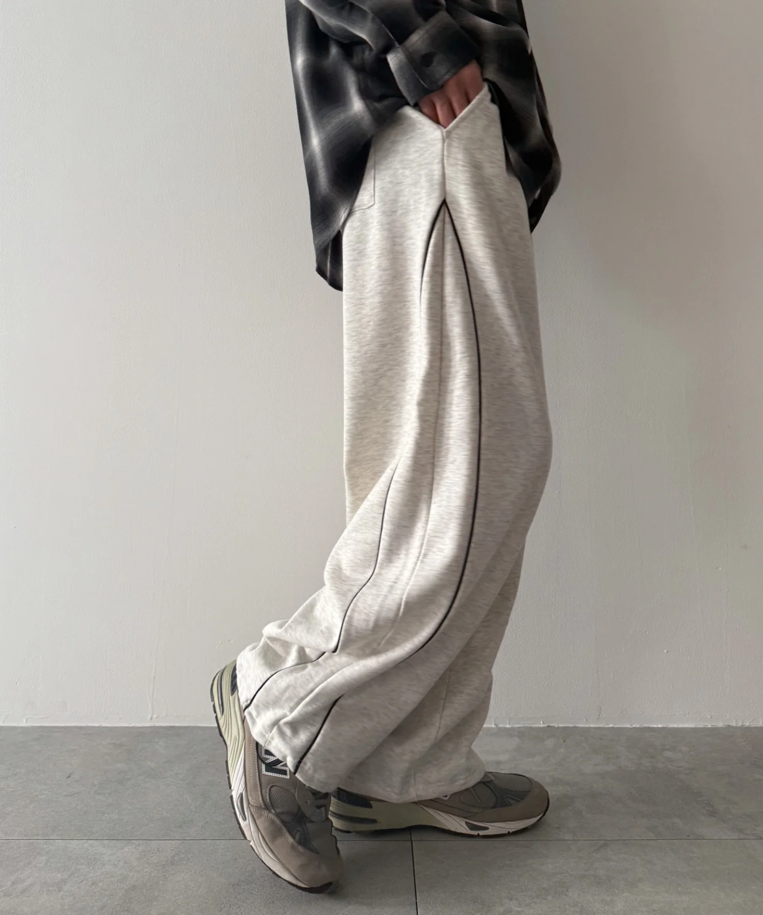パイピングスウェットパンツ - Image 16