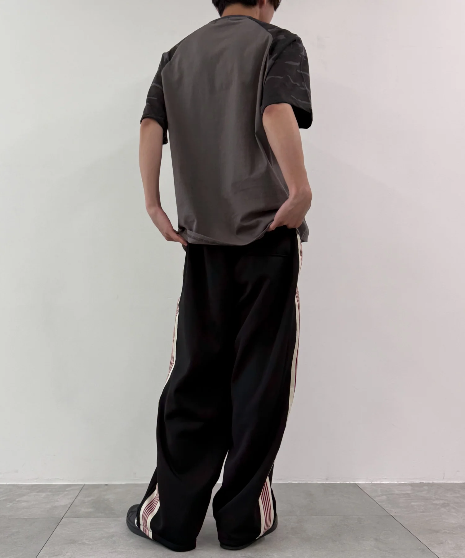 ライントラックパンツ - Image 17