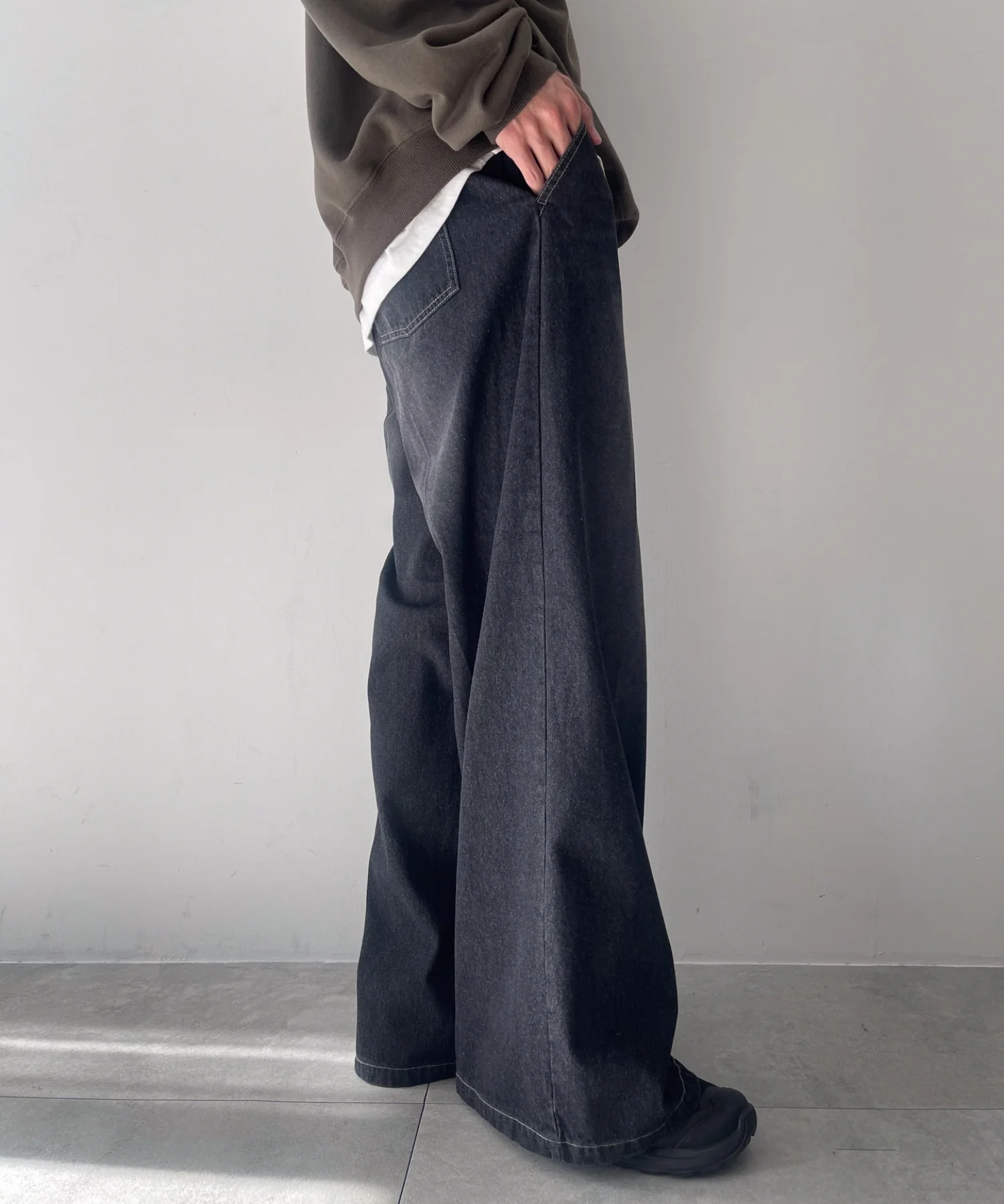 センタープレスワイドデニムパンツ - Image 11