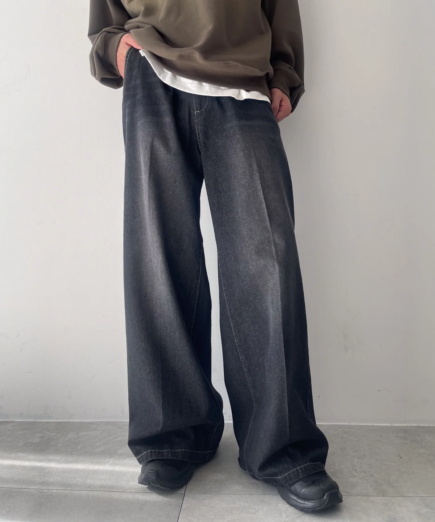 センタープレスワイドデニムパンツ - Image 13