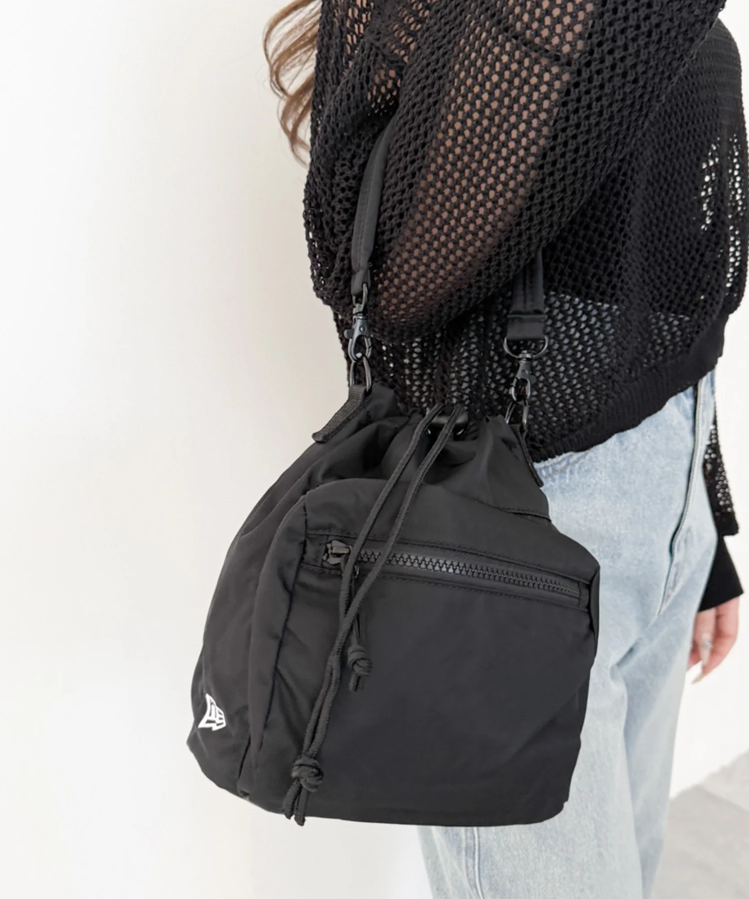 NEWERA　2way　DRAWSTRING　POUCH - Image 2