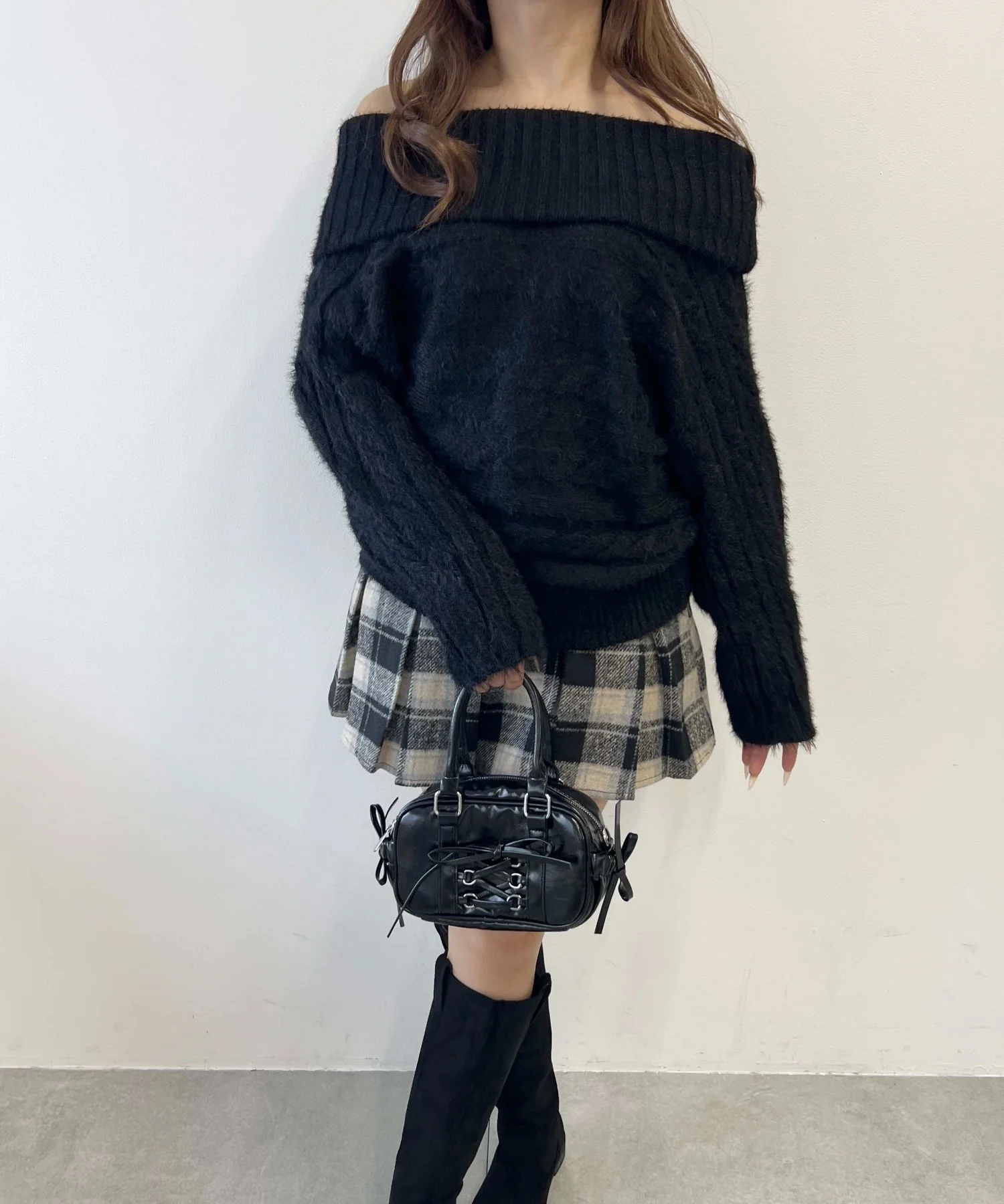 ボリュームオフショルニット - Image 10
