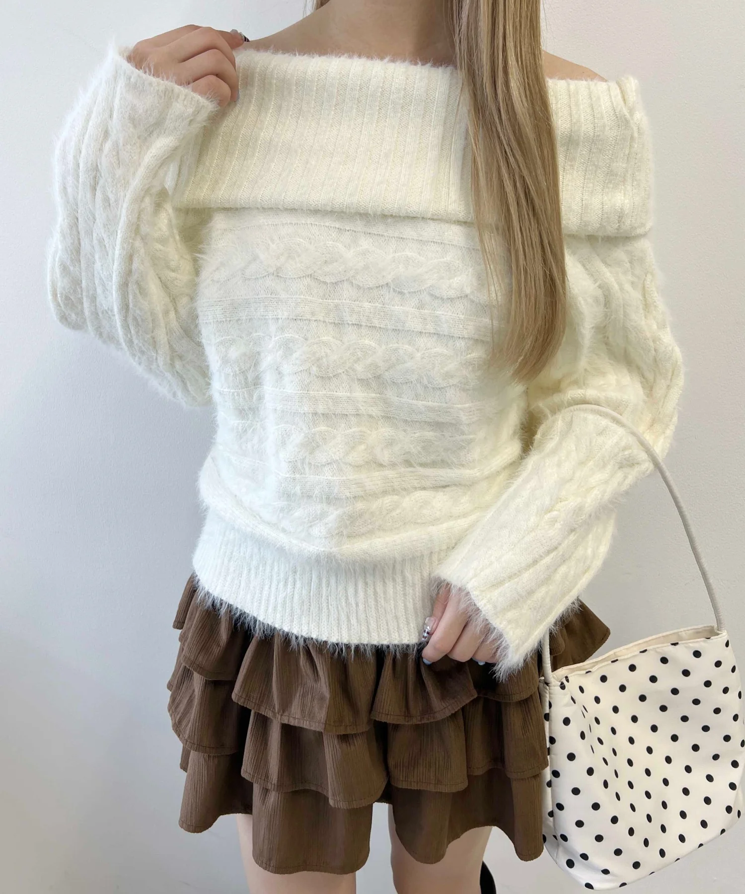 ボリュームオフショルニット - Image 3