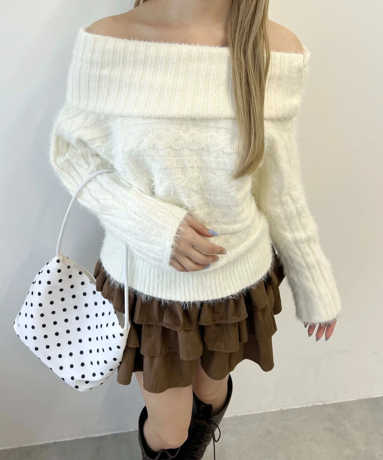ボリュームオフショルニット - Image 4