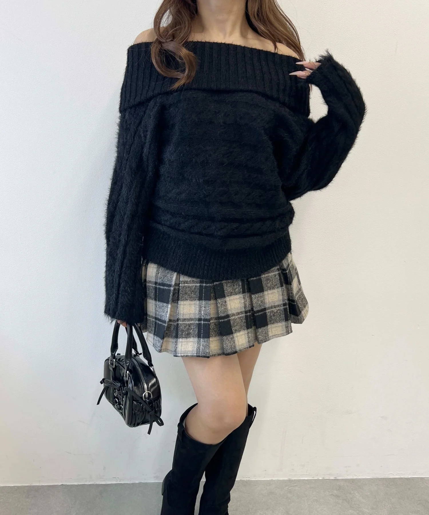 ボリュームオフショルニット - Image 8