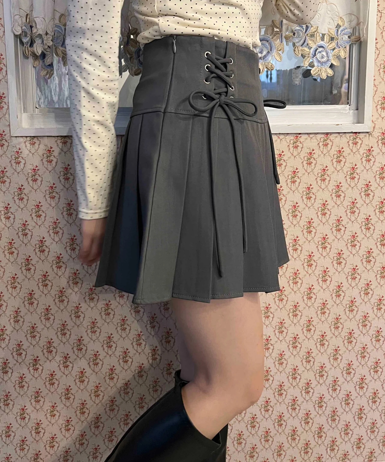 ダブルレースアッププリーツスカート - Image 4