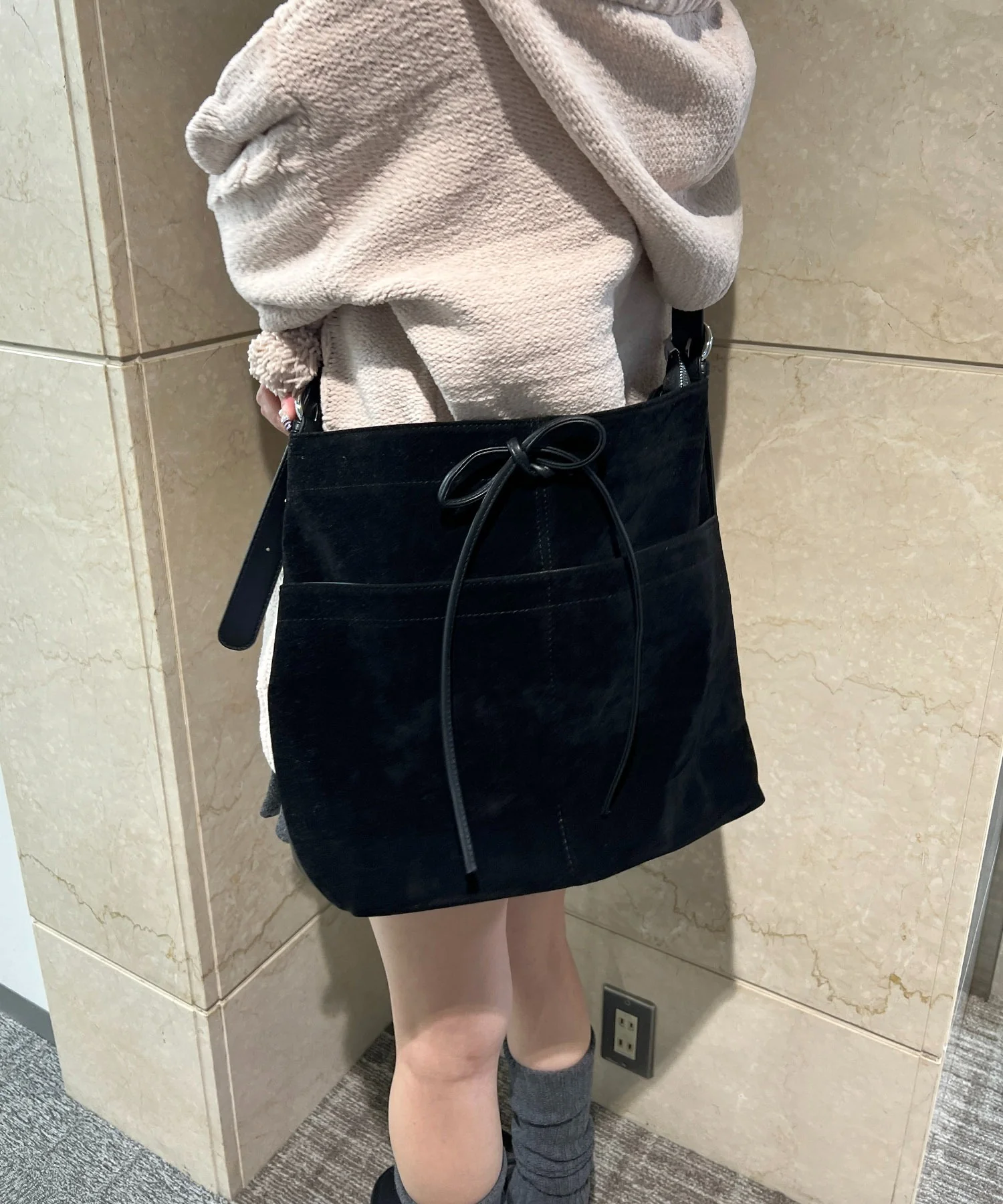 リボンスウェードタッチショルダーバッグ - Image 8