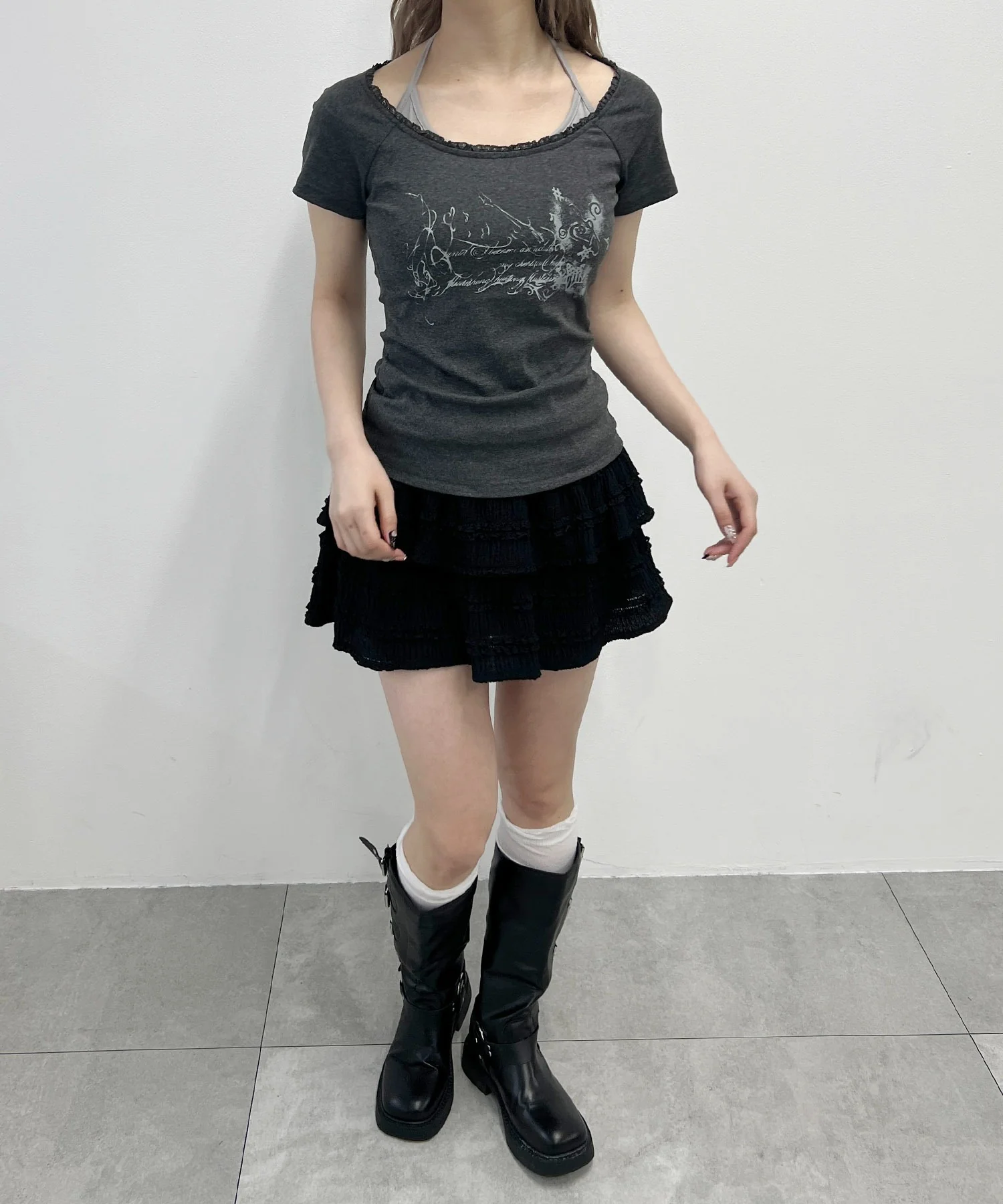 ホルターネックグラフィックTシャツ - Image 10