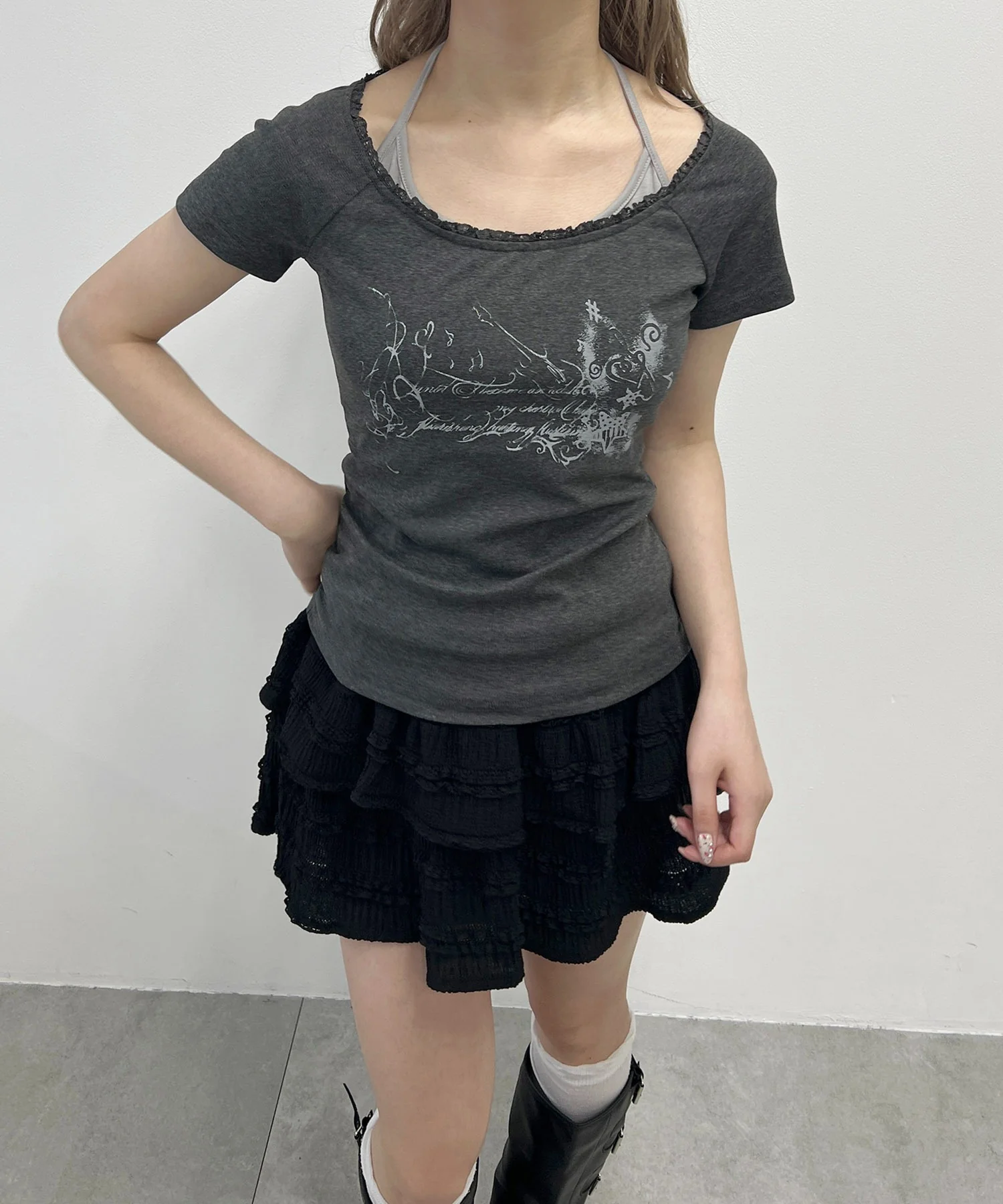 ホルターネックグラフィックTシャツ - Image 8