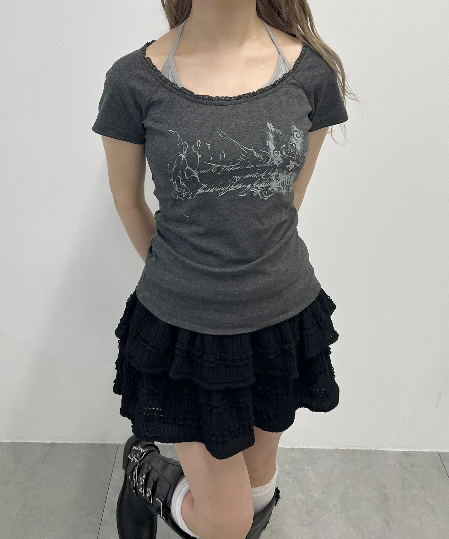 ホルターネックグラフィックTシャツ - Image 9
