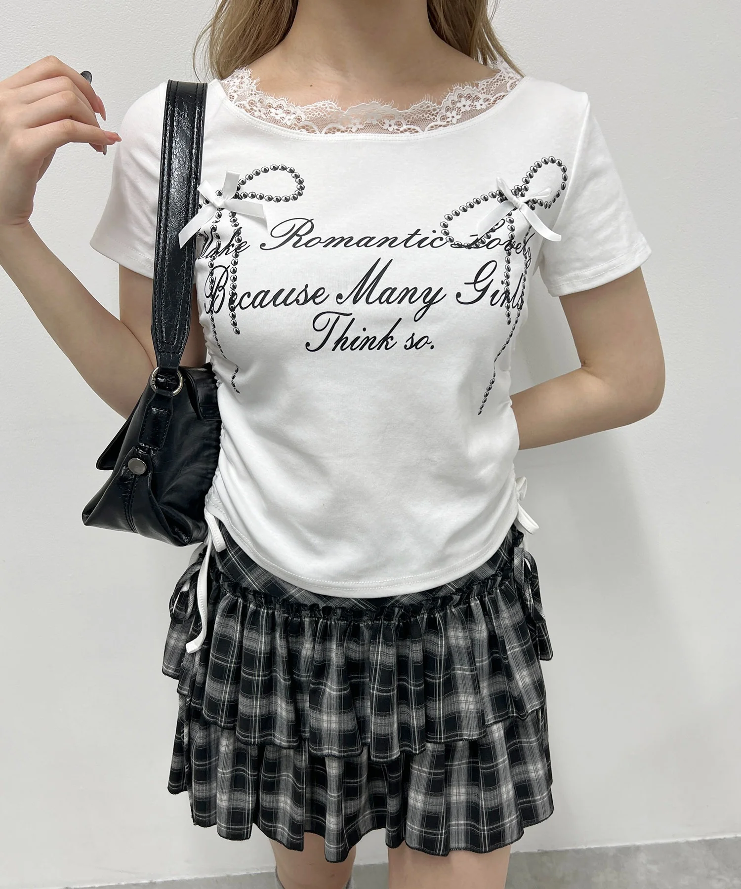 リボングラフィックサイドドロストTシャツ - Image 3