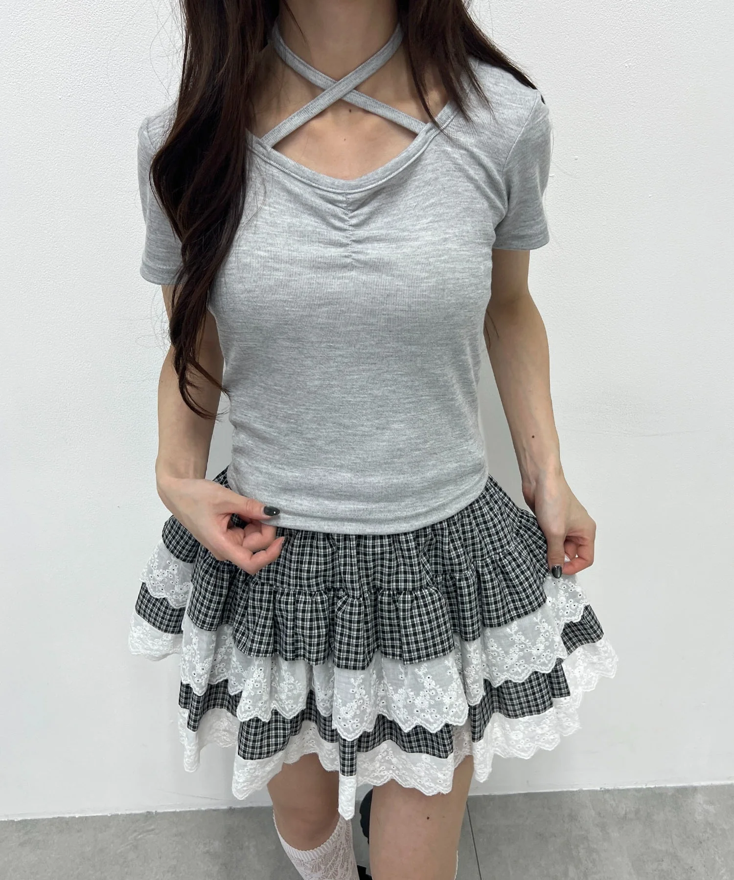 シンプルチョーカーTシャツ - Image 10