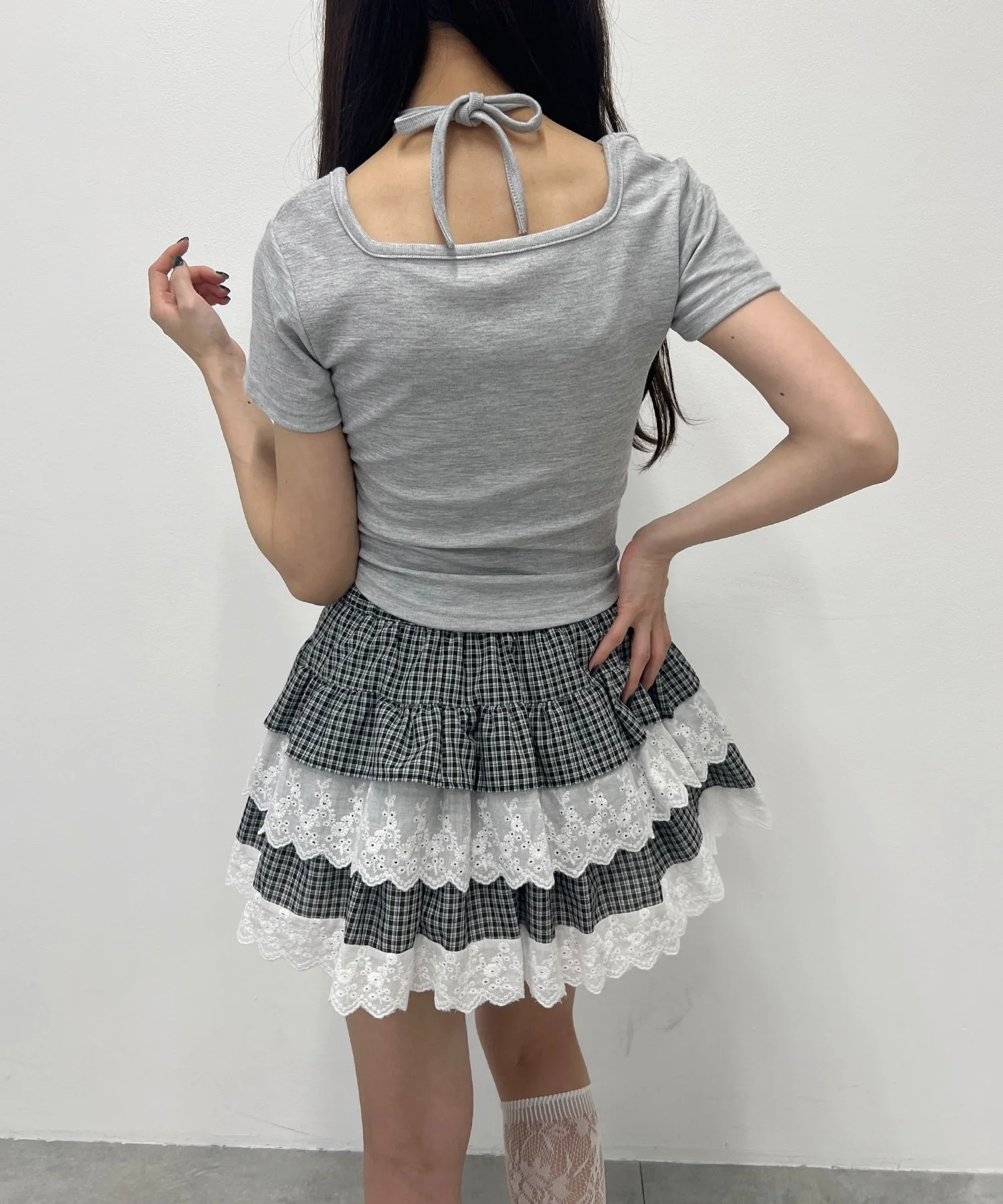 シンプルチョーカーTシャツ - Image 12