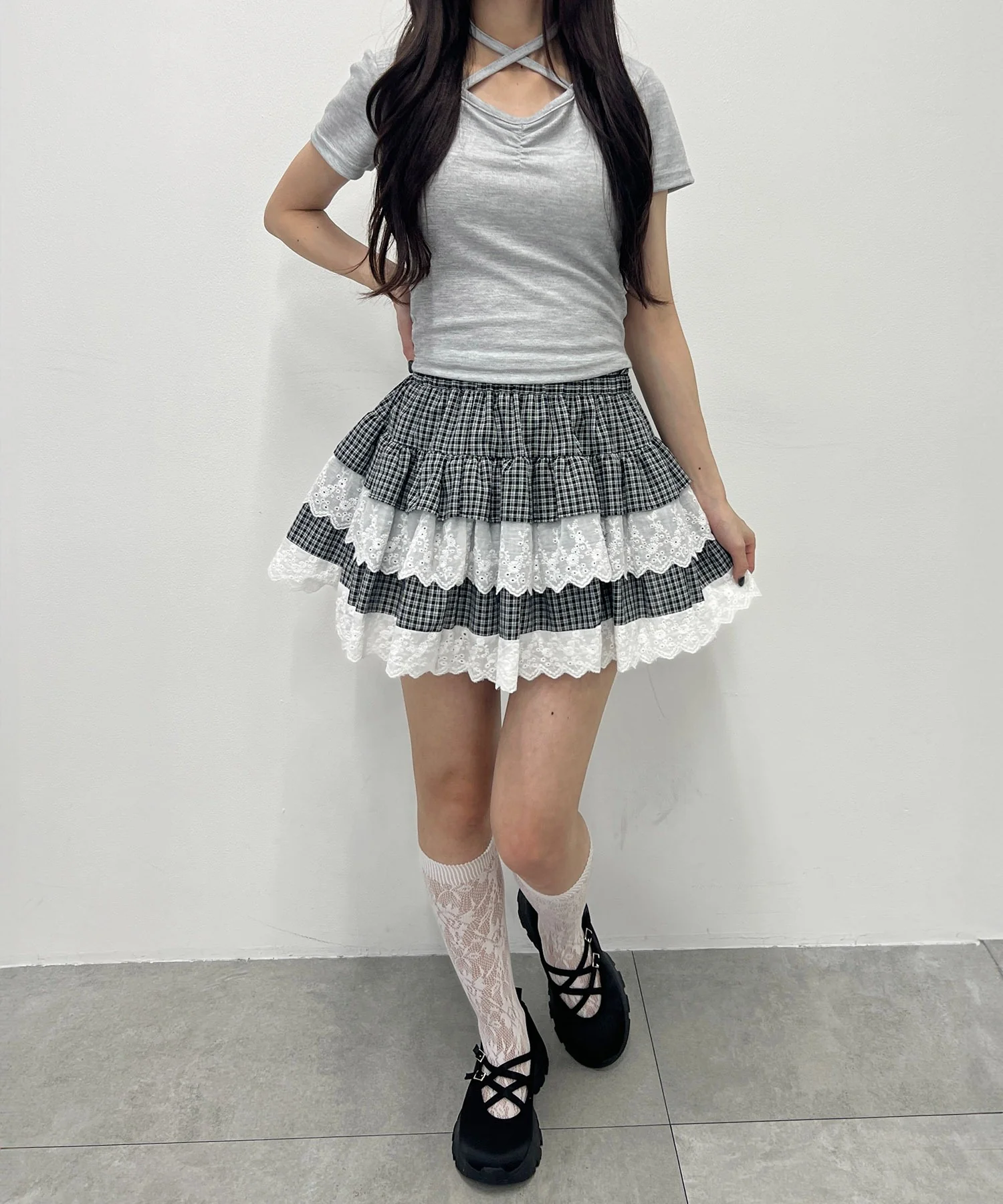 シンプルチョーカーTシャツ - Image 13