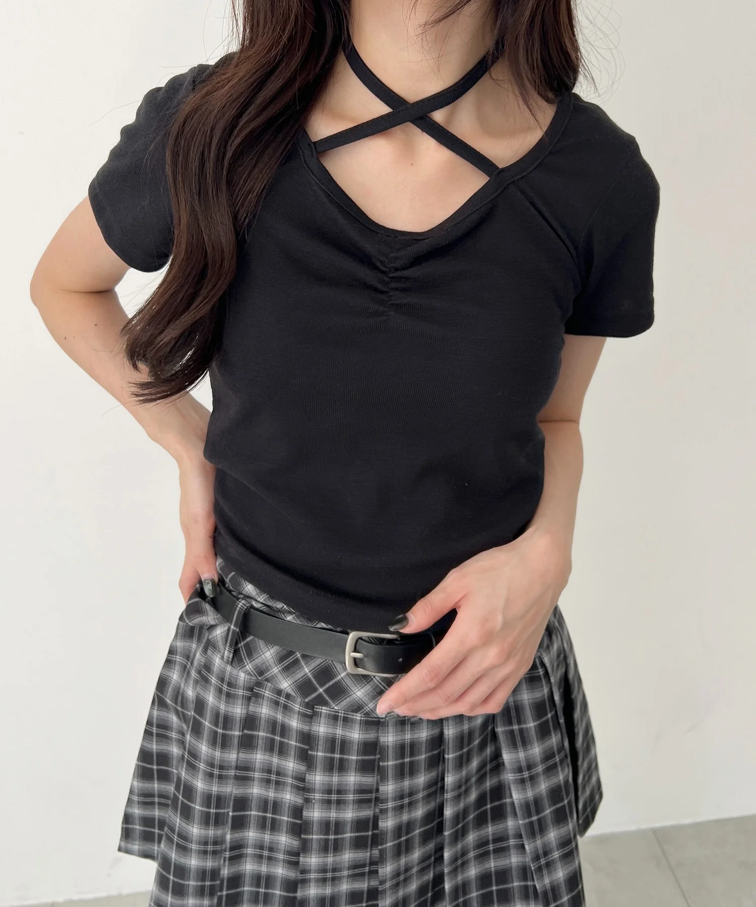シンプルチョーカーTシャツ - Image 15