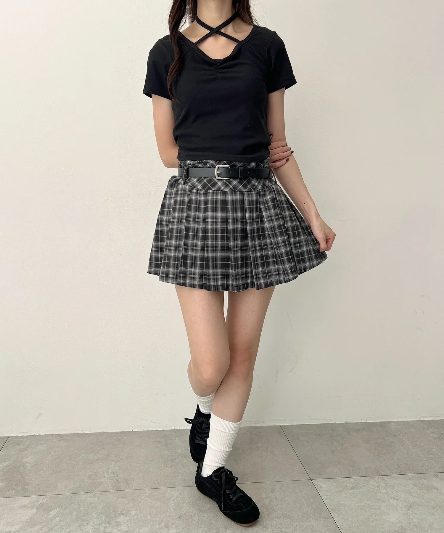 シンプルチョーカーTシャツ - Image 17