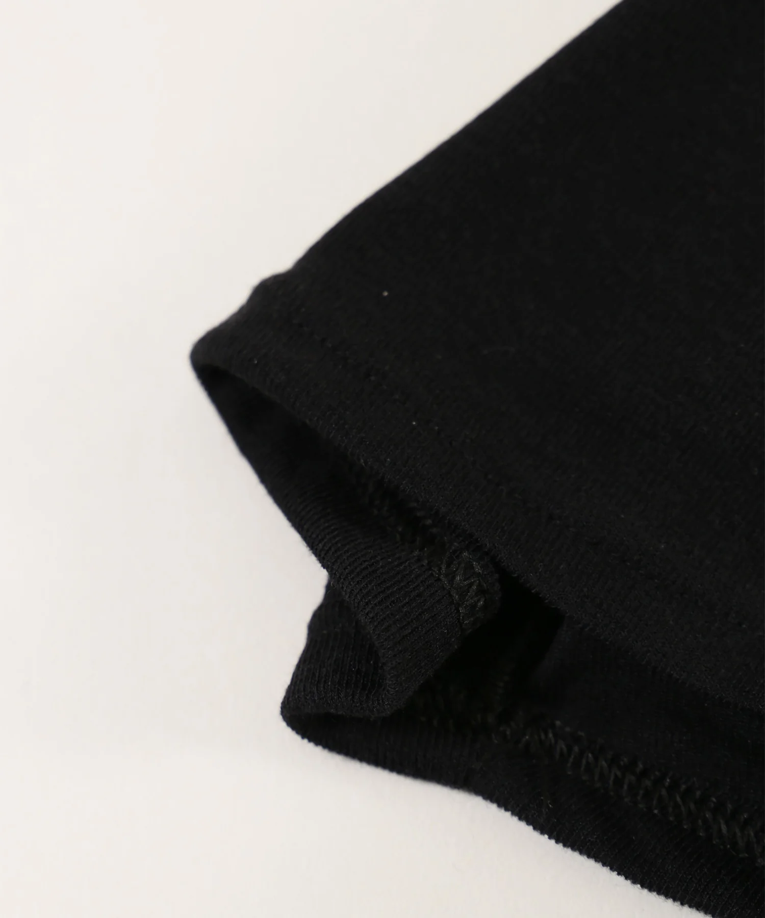 シンプルチョーカーTシャツ - Image 25