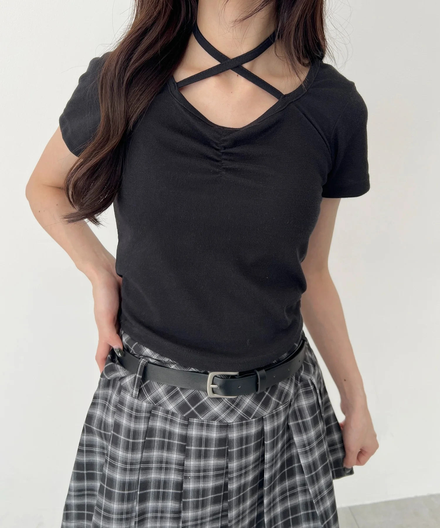 シンプルチョーカーTシャツ - Image 3