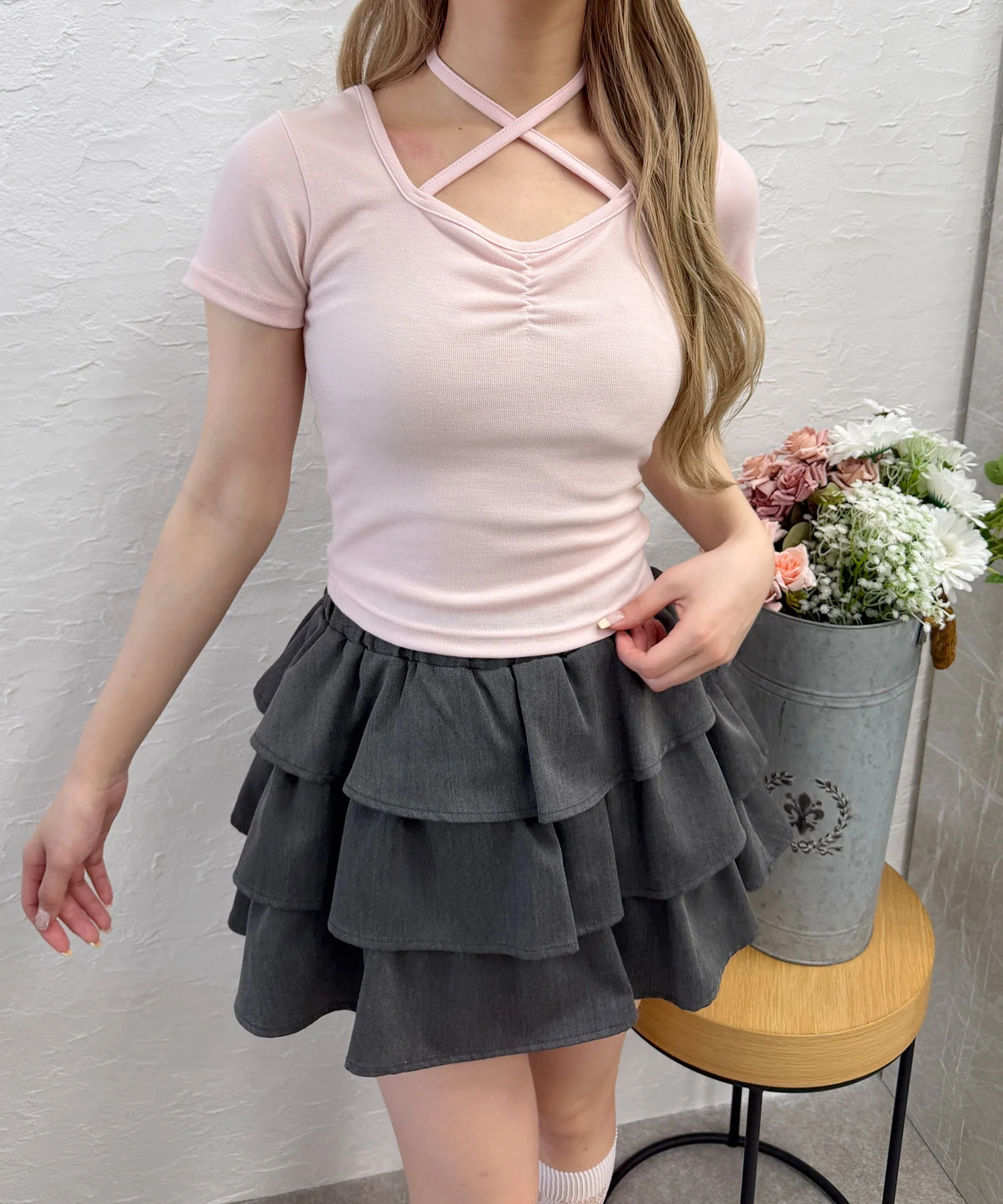 シンプルチョーカーTシャツ - Image 4