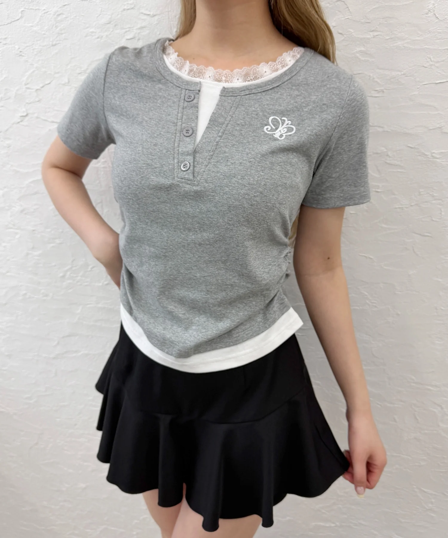 レースネックレイヤードTシャツ - Image 2