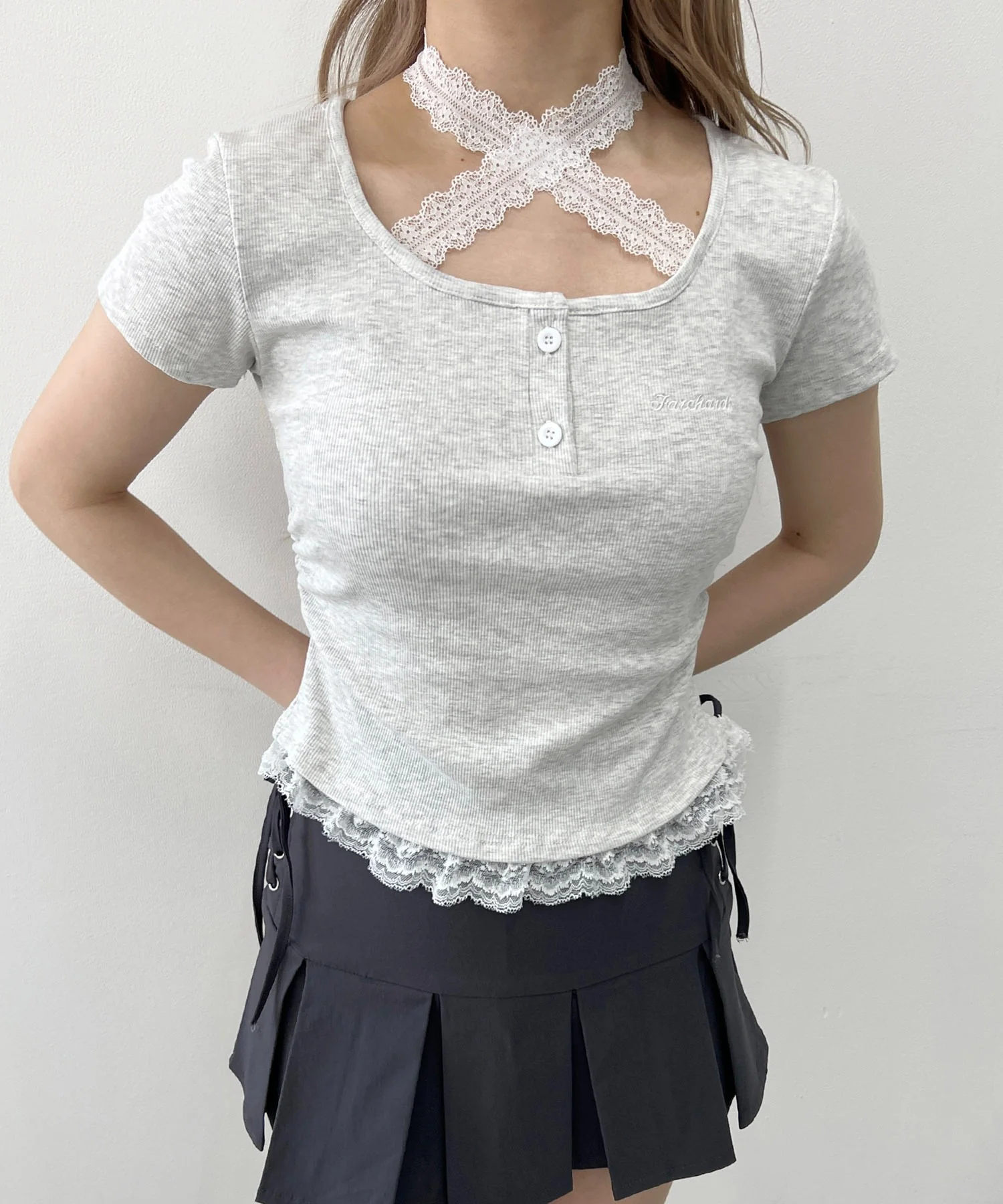 レースチョーカードッキングTシャツ - Image 3