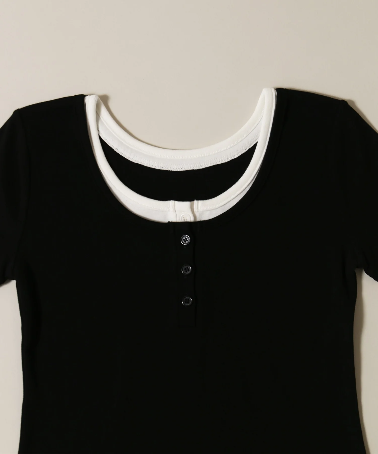 フェイクレイヤードヘンリーネックTシャツ - Image 24