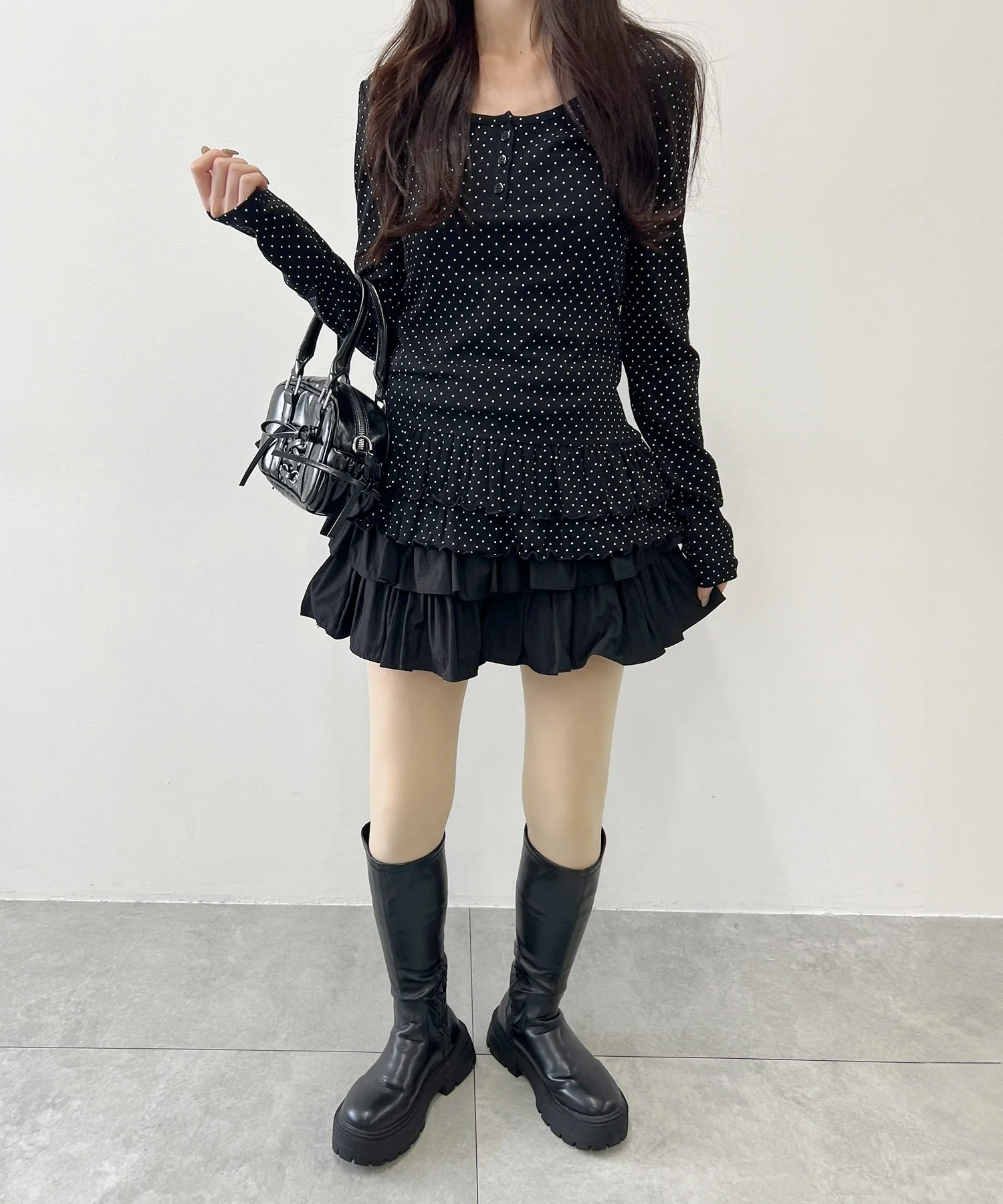 ヘムフリルドットヘンリーネックトップス - Image 10