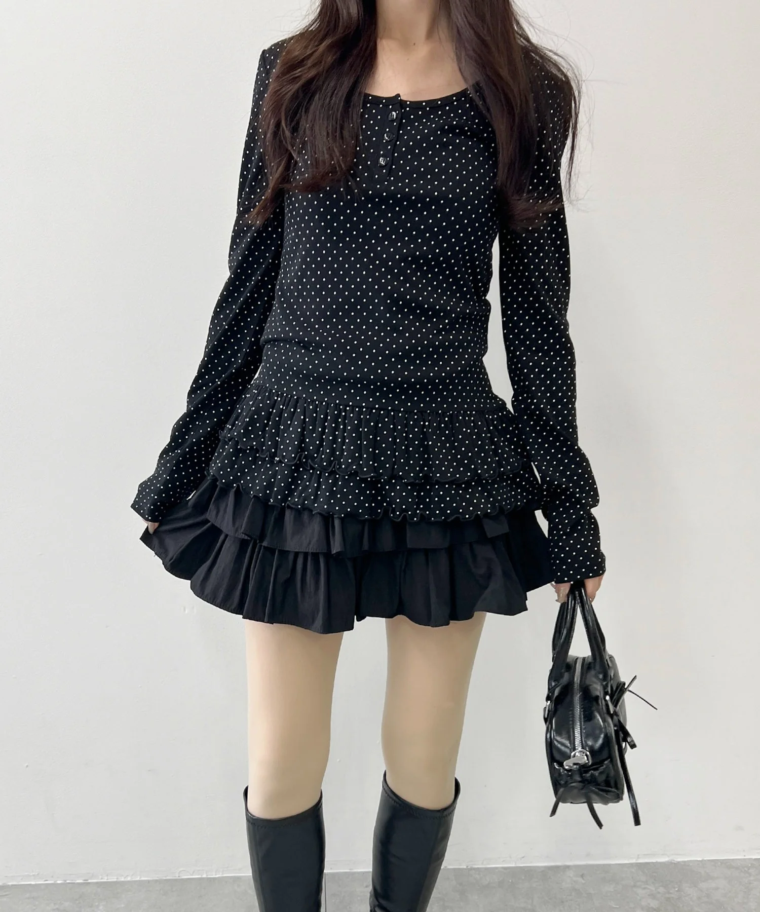 ヘムフリルドットヘンリーネックトップス - Image 8